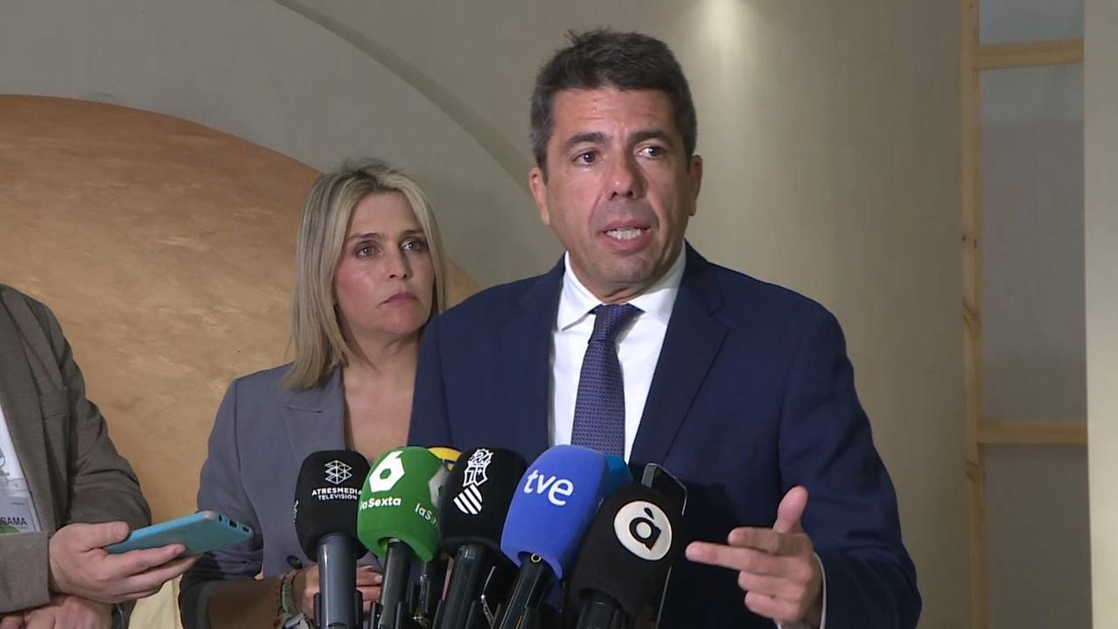 Declaracions del cap del Consell, Carlos Mazón, davant dels mitjans de comunicació