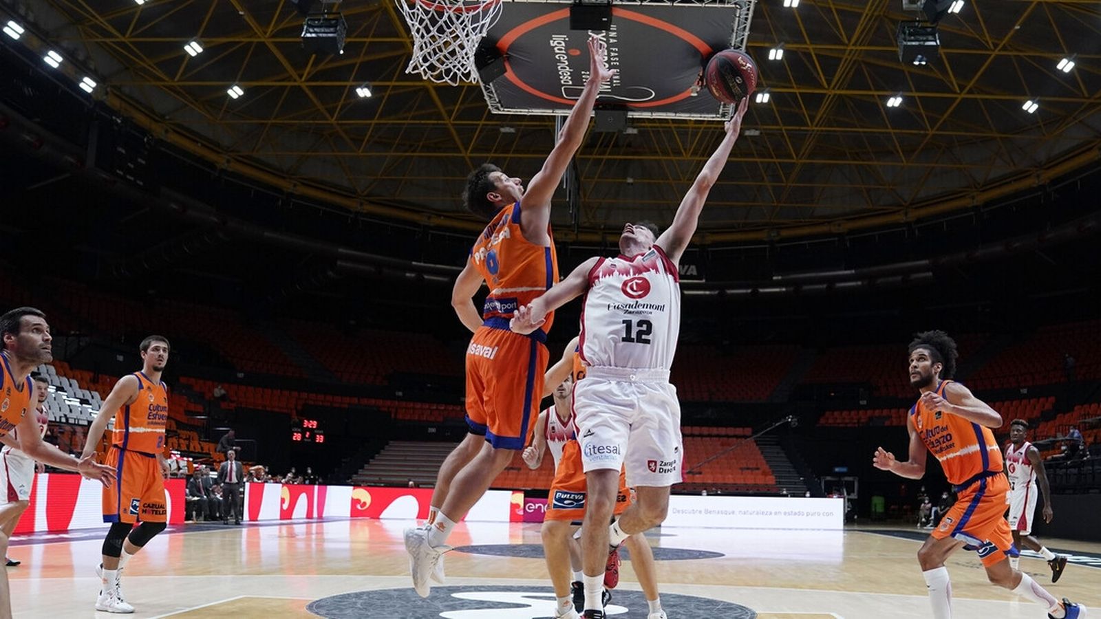 Abalde tracta de frenar una acció d'Alocén