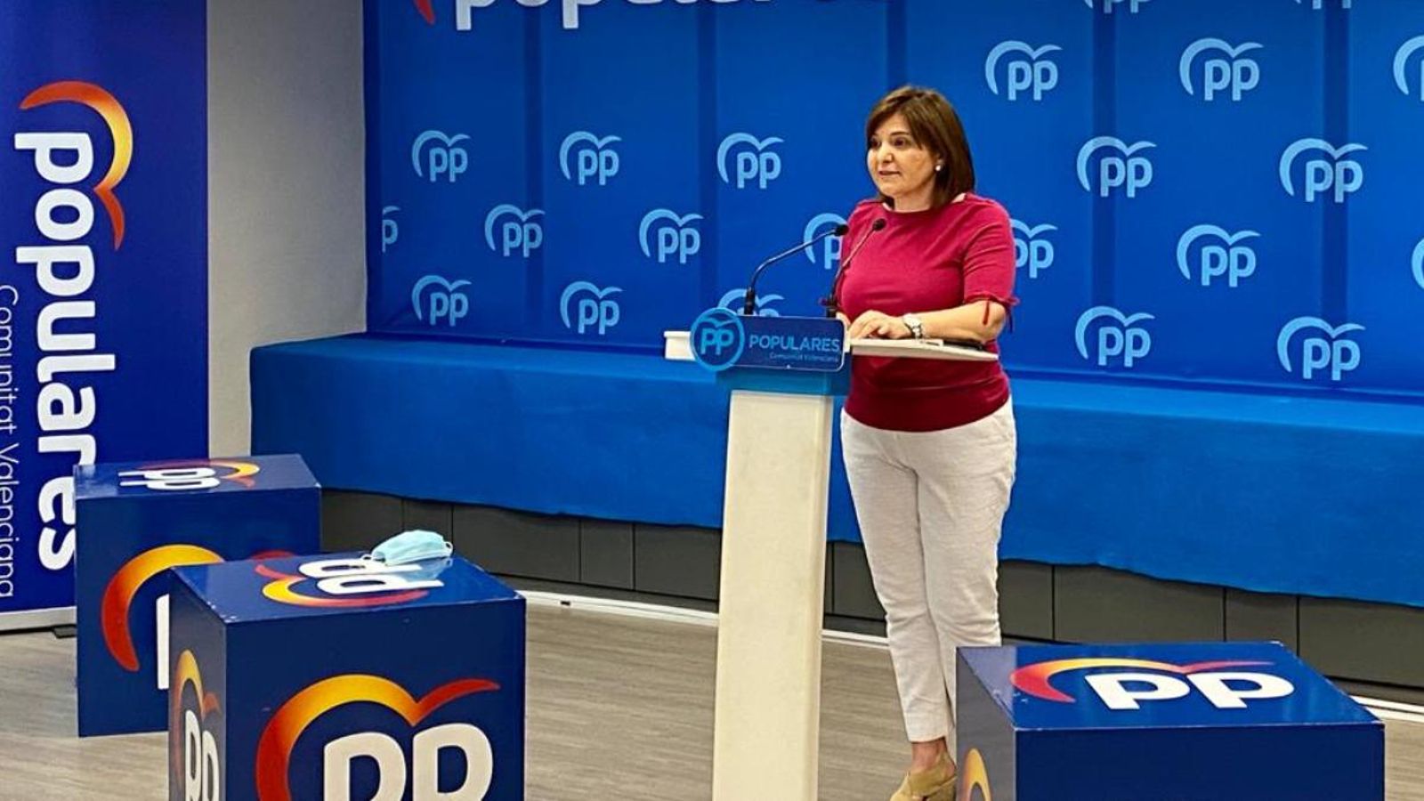 La presidenta dels populars en la roda de premsa que ha oferit aquest divendres