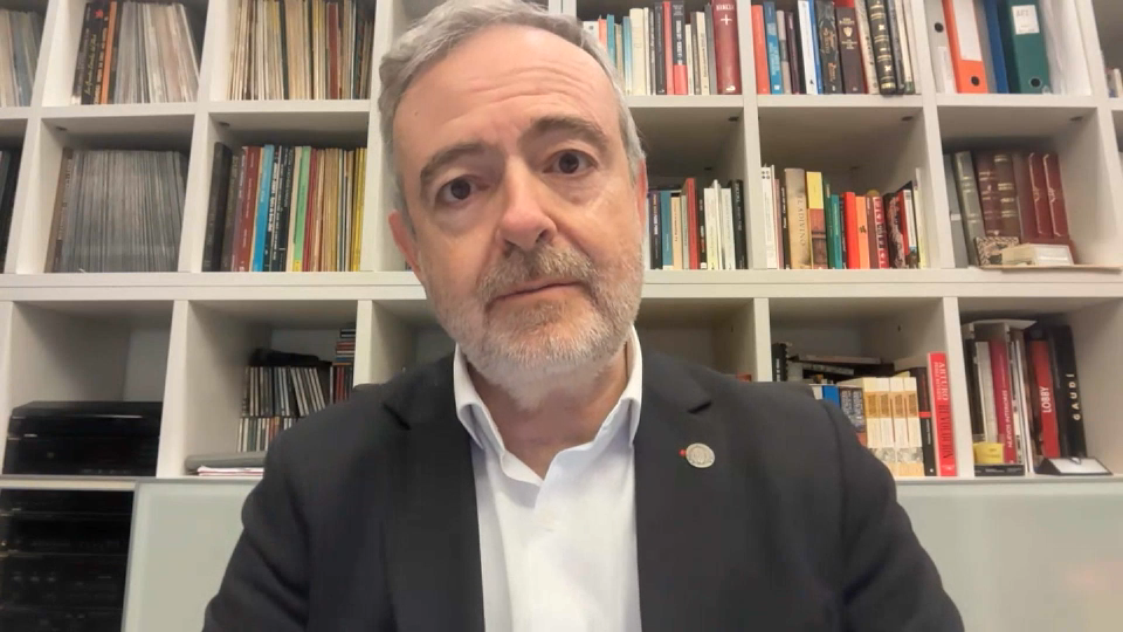 El director de la càtedra de l'Observatori de l'Habitatge, Fernando Cos-Gayón, durant la seua intervenció en 'Les notícies del matí'