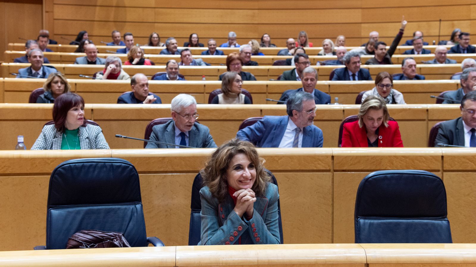 La ministra d'Hisenda i Funció Pública, María Jesús Montero, durant una sessió plenària al Senat