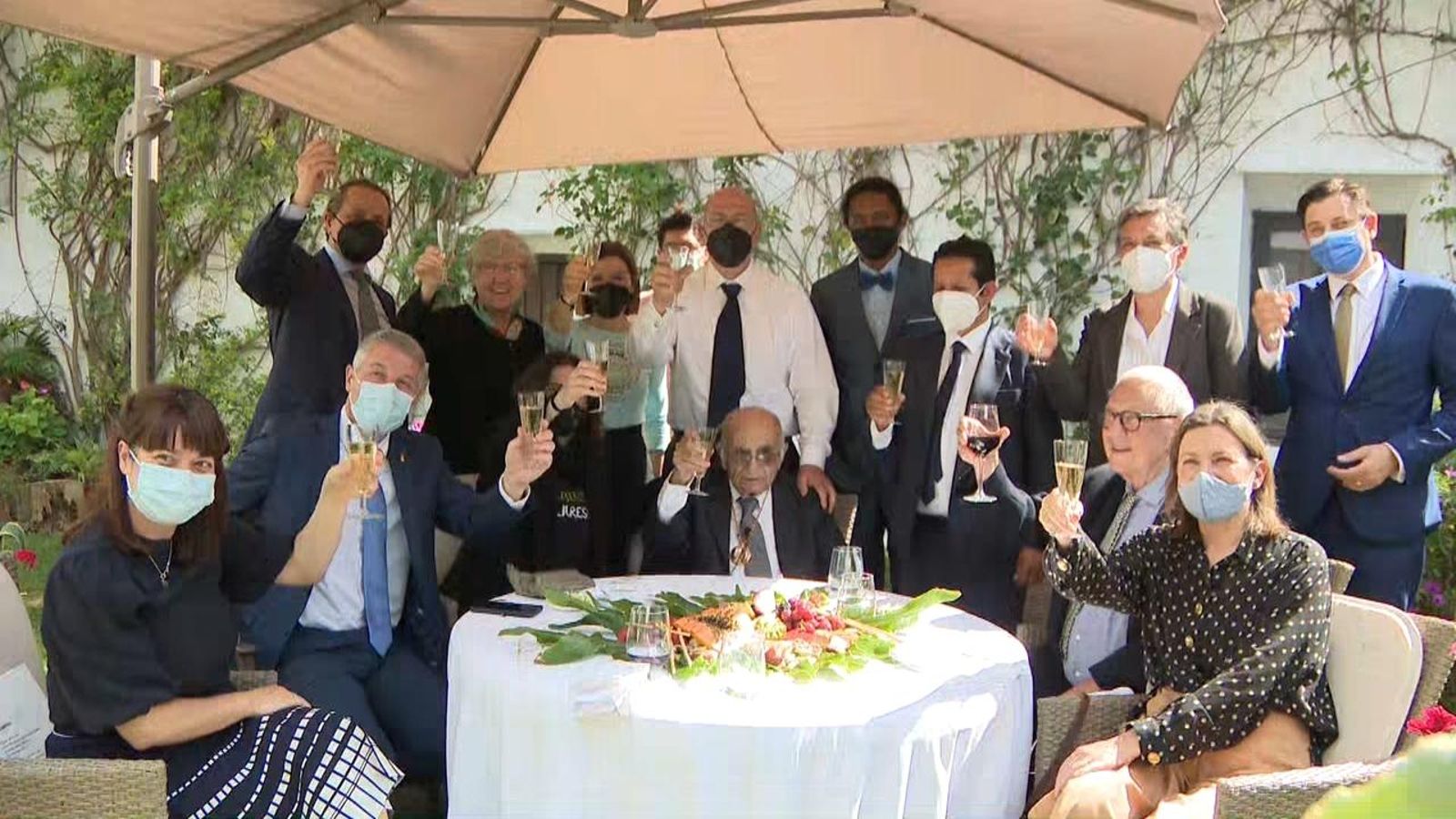 El brindis del primer premi Cervantes valencià
