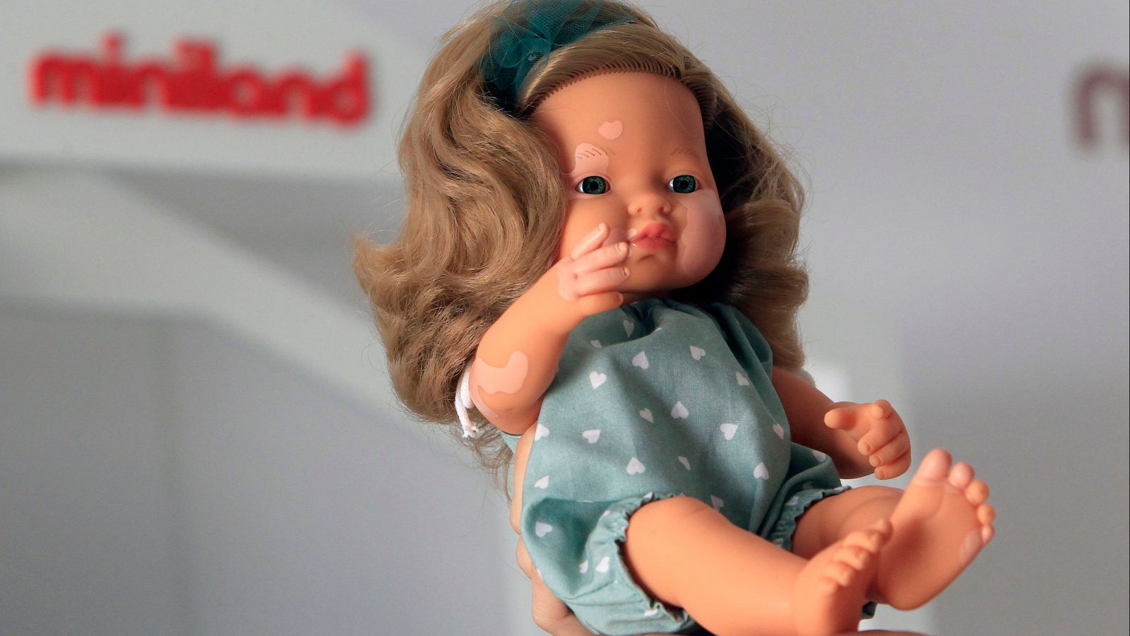 La nina amb vitiligen de Miniland