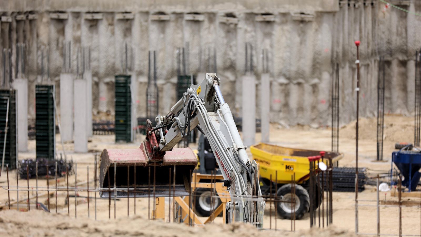 Un edifici de vivendes en construcció