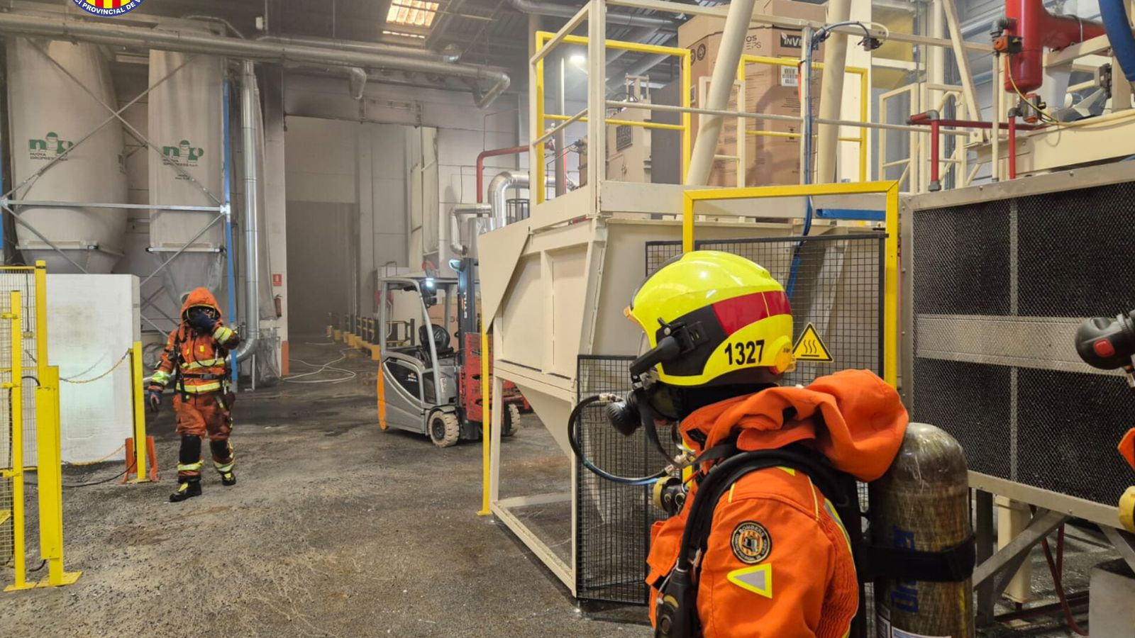 Incendi industrial en una fàbrica de suro a Bonrepòs i Mirambell
