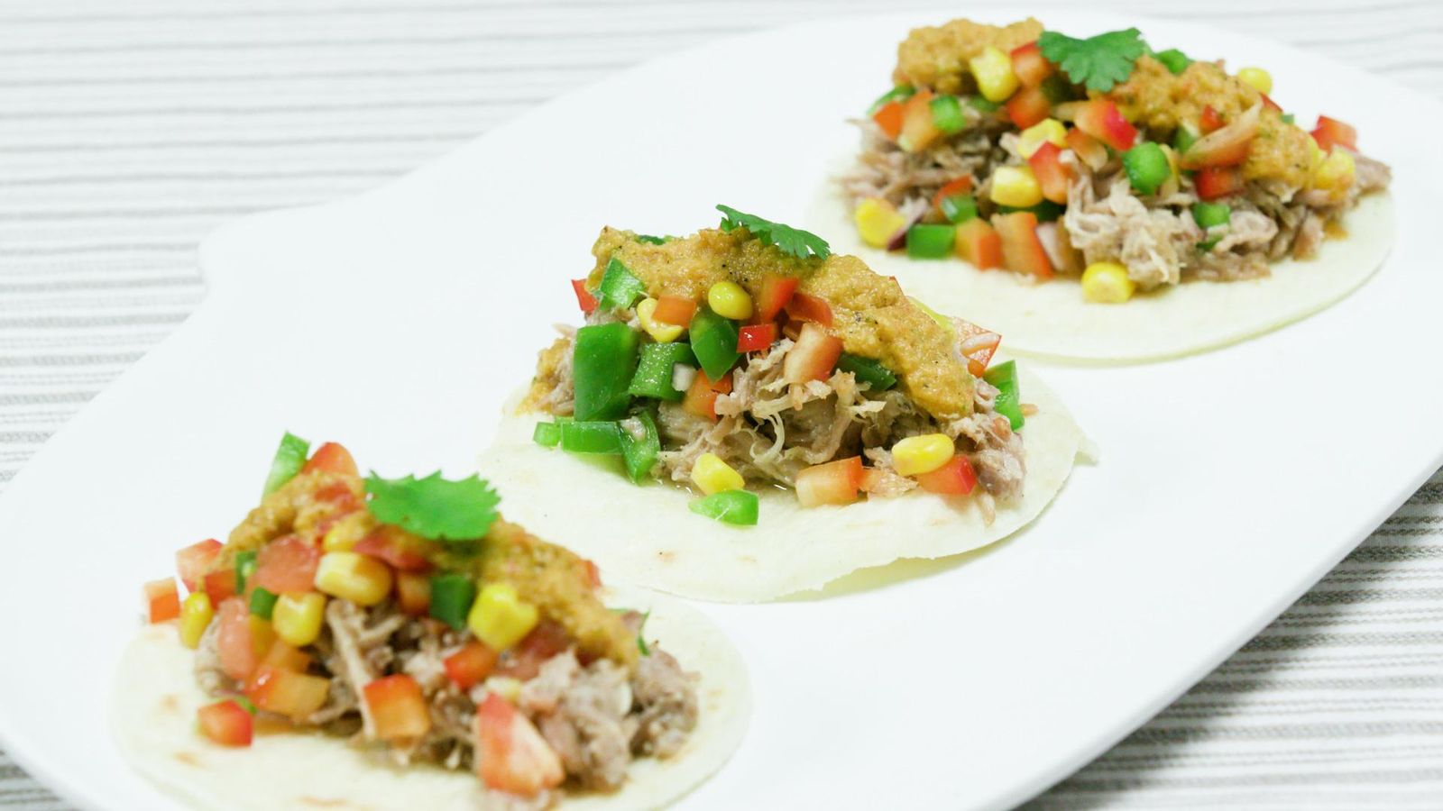 Tacos de costella amb pico de gallo Tacos de costella amb pico de gallo