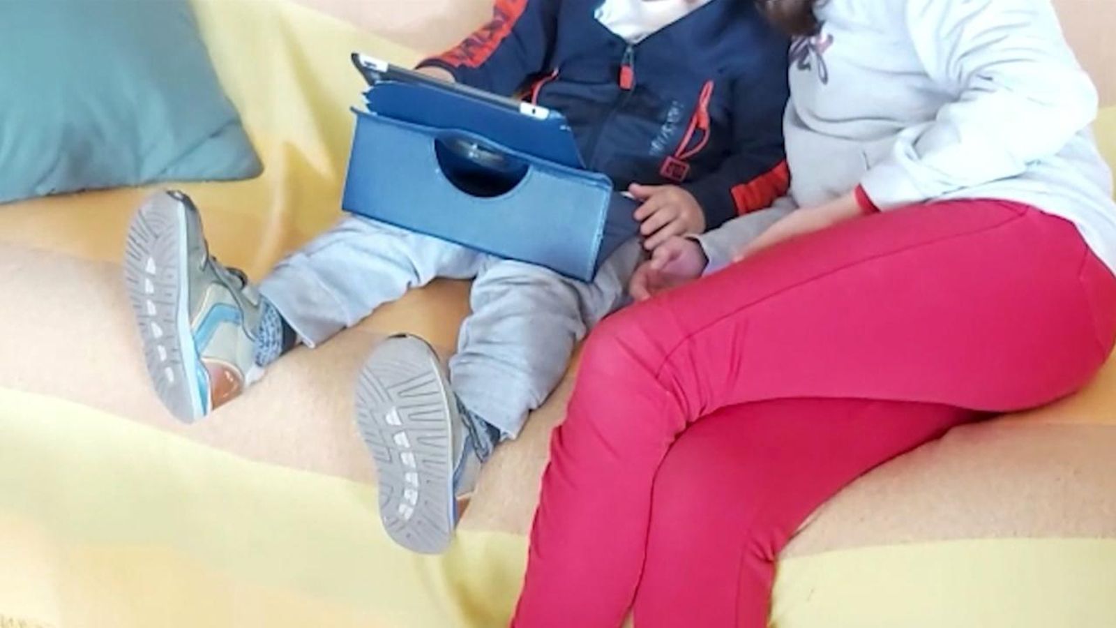 Els menors accedeixen a continguts pornogràfics a edats cada vegada més primerenques