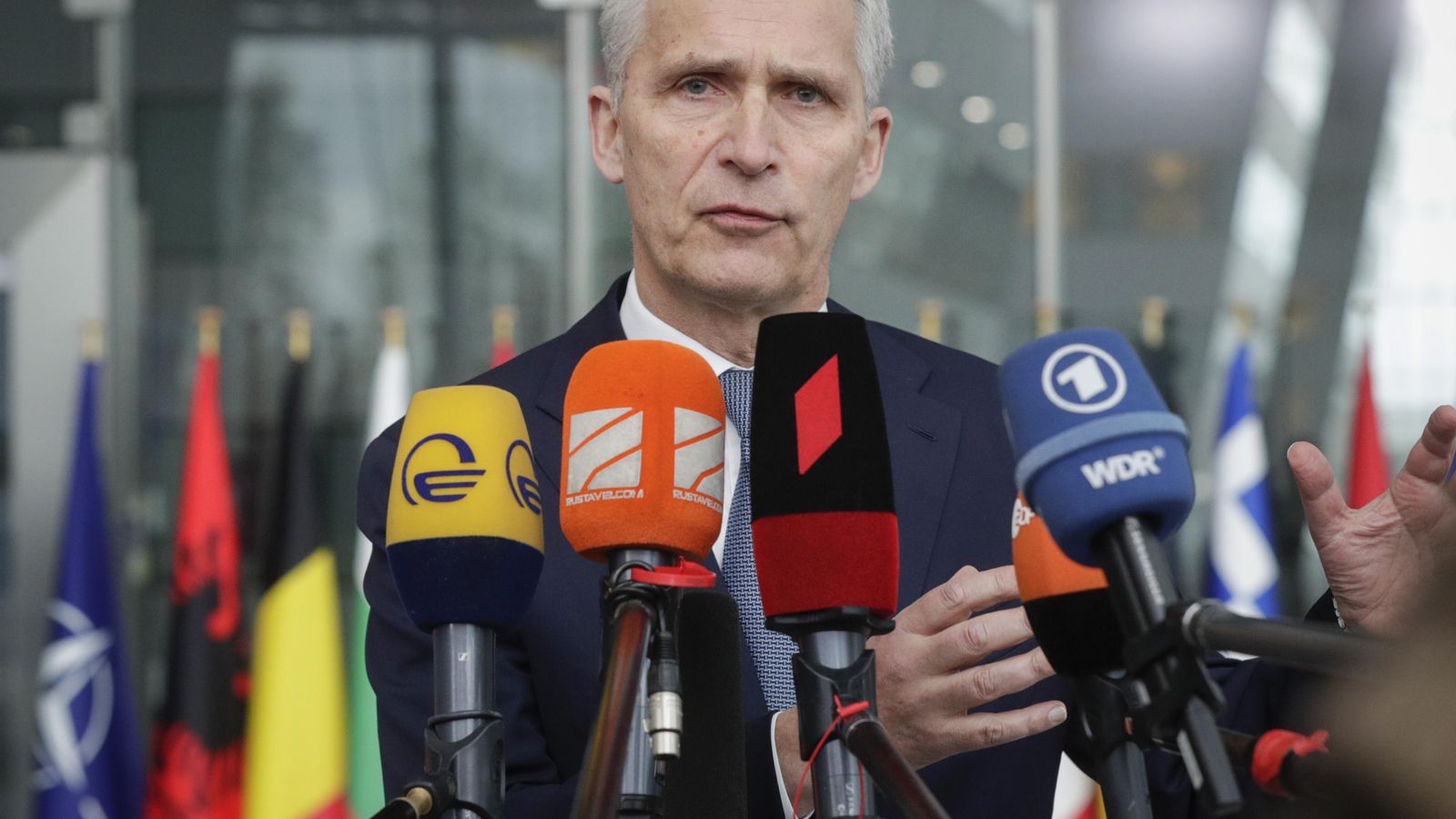 El secretari general de l'OTAN, Jens Stoltenberg, durant la roda de premsa abans de la reunió de ministres d'Exteriors aliats