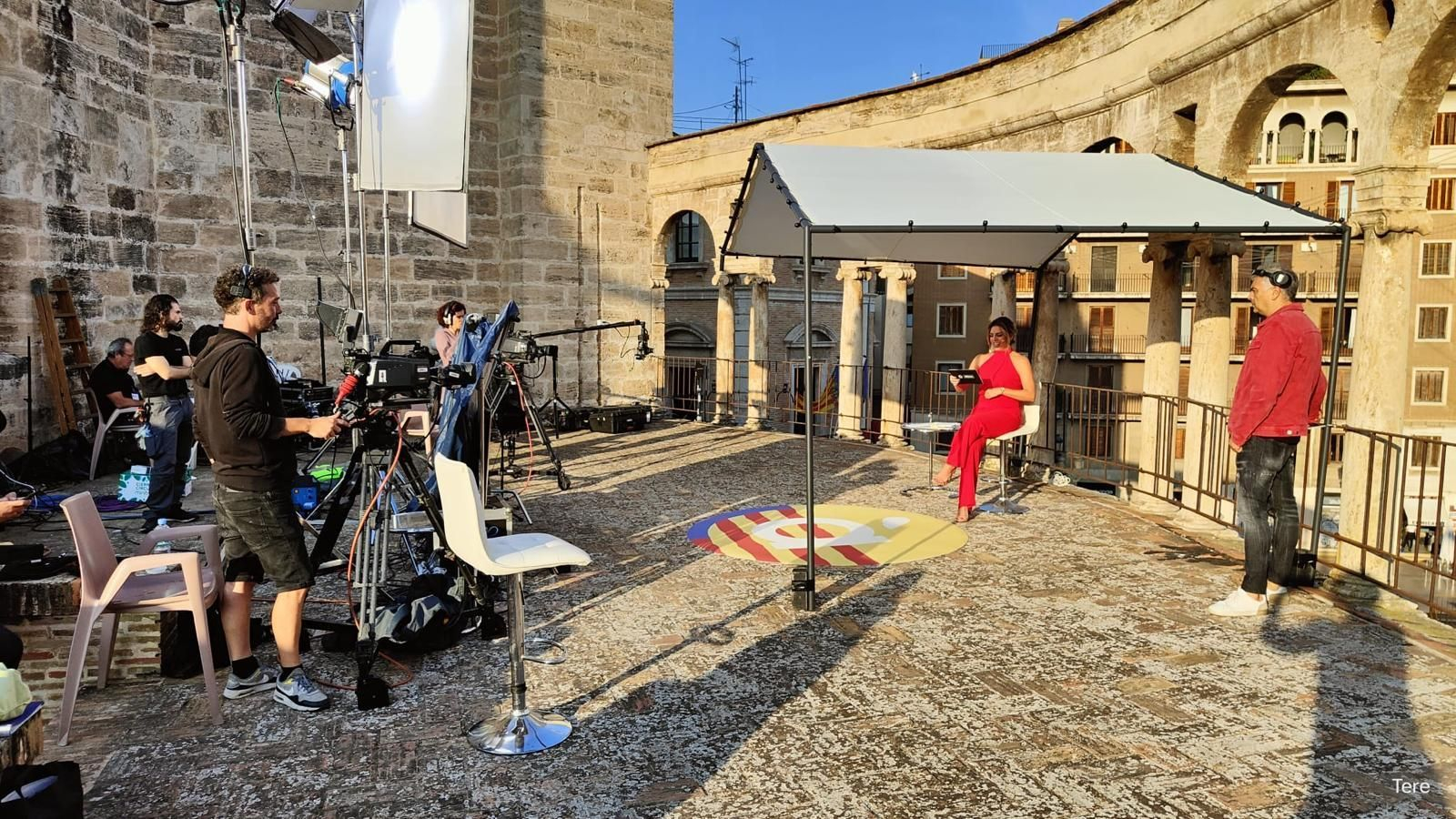 La retransmissió del Nou d'Octubre pel matí es farà des de la terrassa de la Catedal de València i estarà conduïda per Marta Ventura