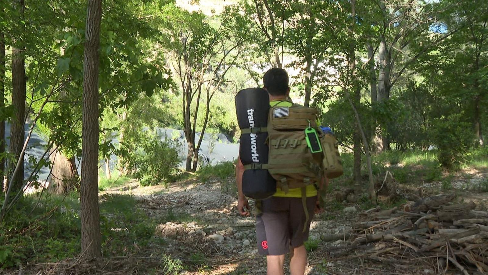 Jonathan Lozano és guia de muntanya als Serrans i expert en supervivència
