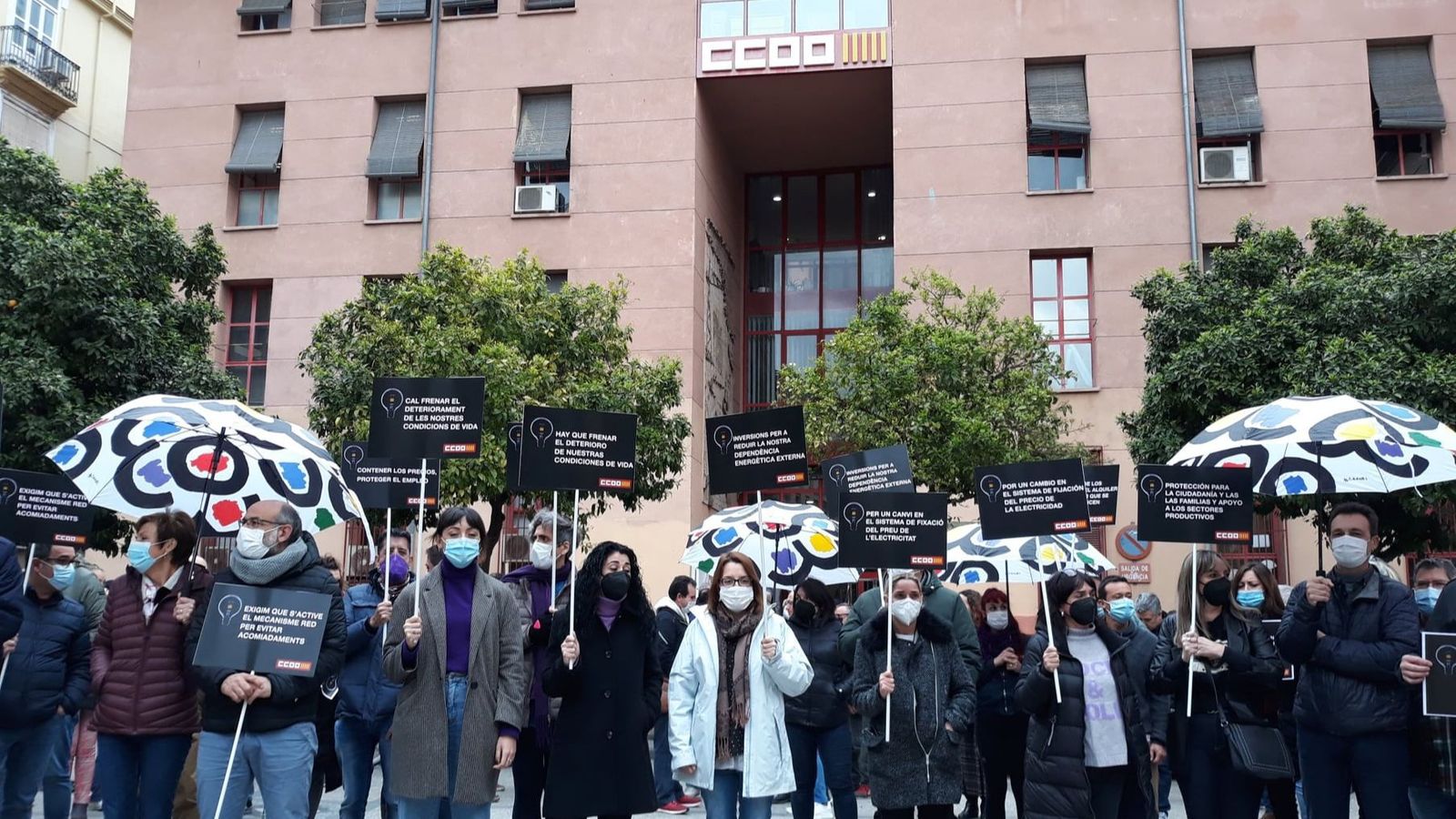 Imatge d'arxiu d'una concentració de CCOO PV davant la seu del sindicat