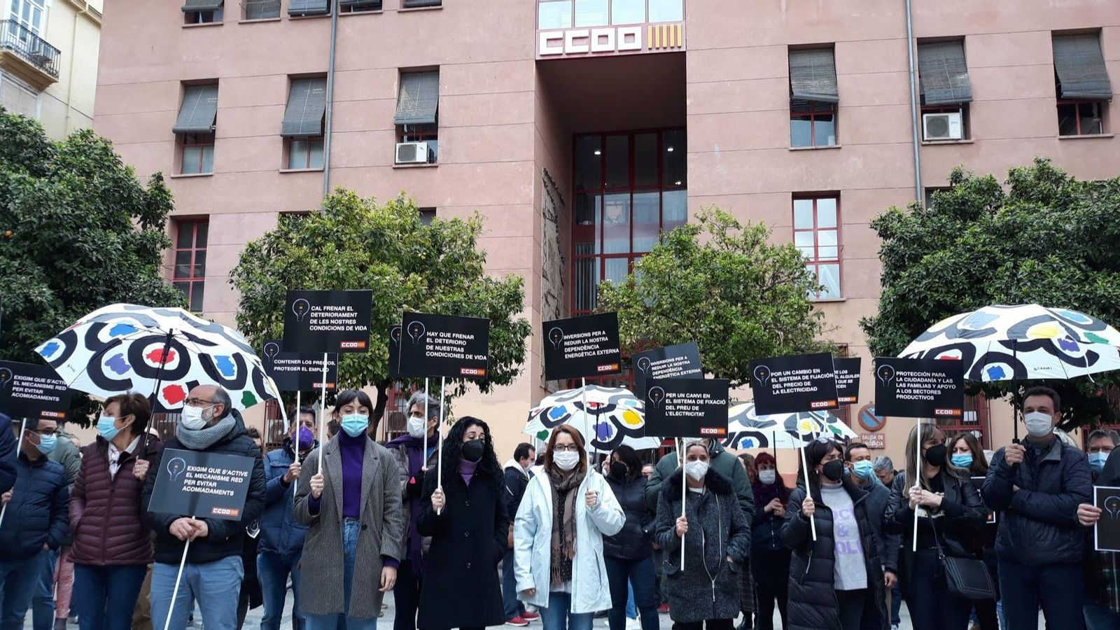 Imatge d'arxiu d'una concentració de CCOO PV davant la seu del sindicat