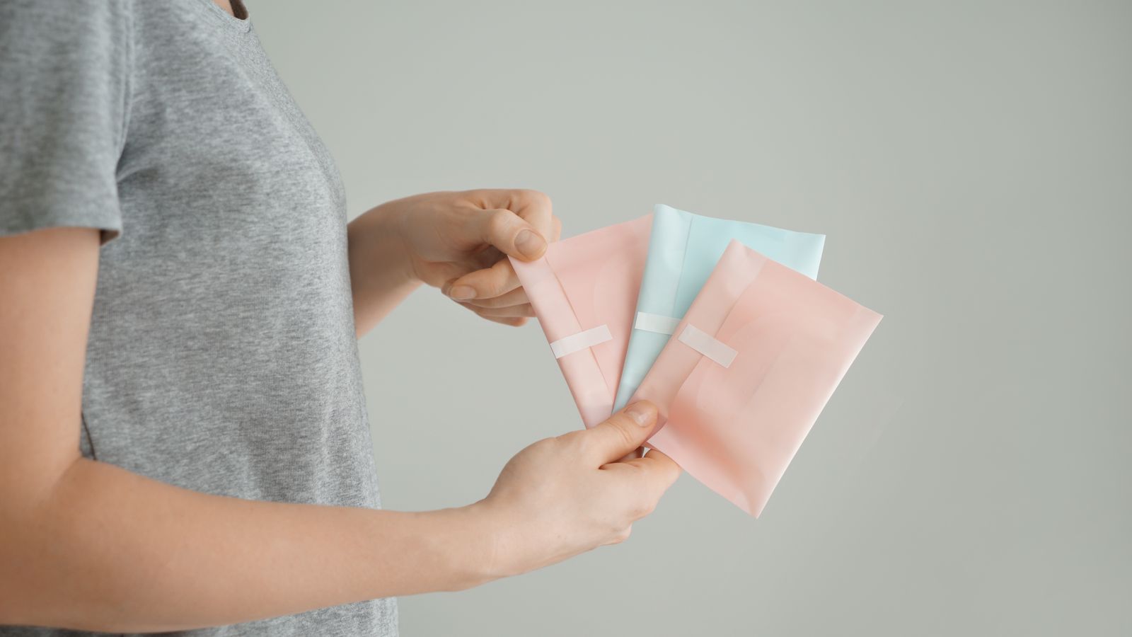 ‘Fluyo’ consta d’una compresa i funciona amb una aplicació mòbil