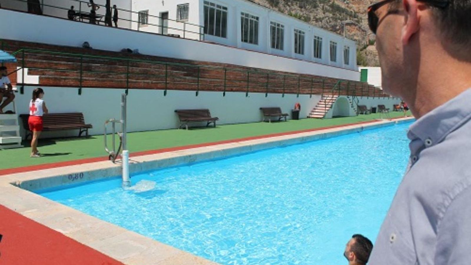 En imatge, la piscina municipal d'Alcoi on s'ha produït el decés
