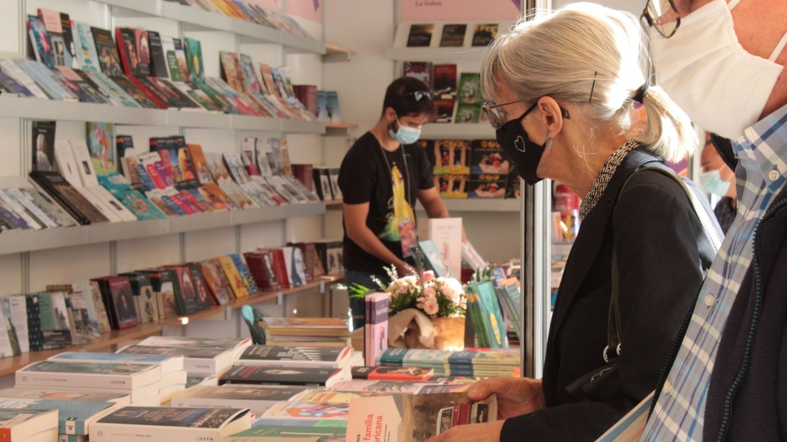 La 8a Plaça del Llibre ha tingut lloc a la plaça de l’Ajuntament de València