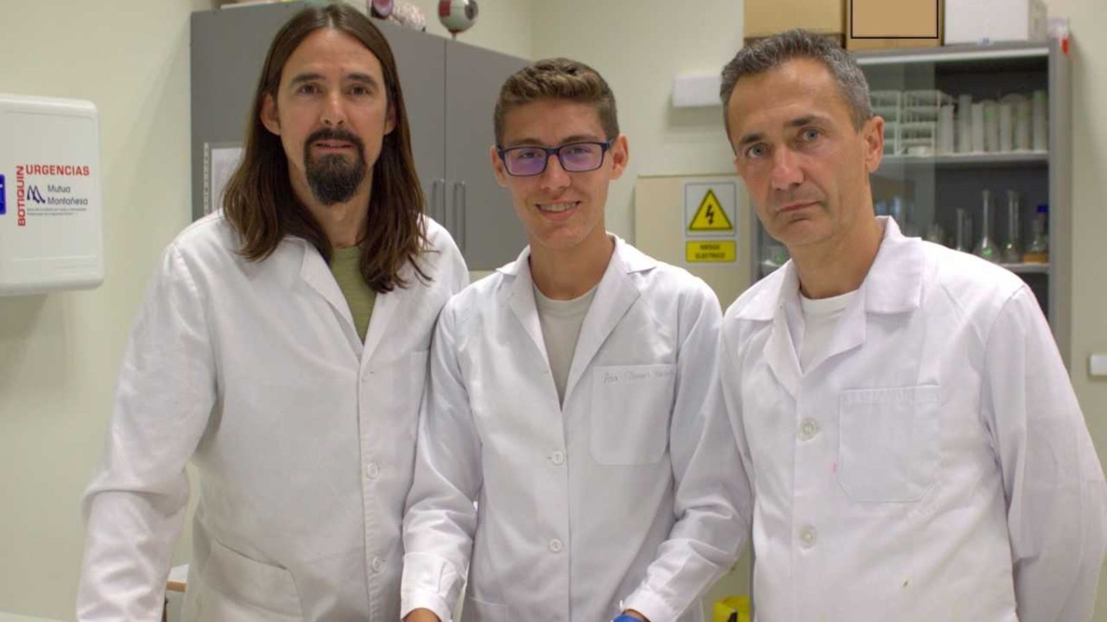 L’alumne del complex educatiu Mas Camarena Gerard Mendoza (centre), de quart de secundària