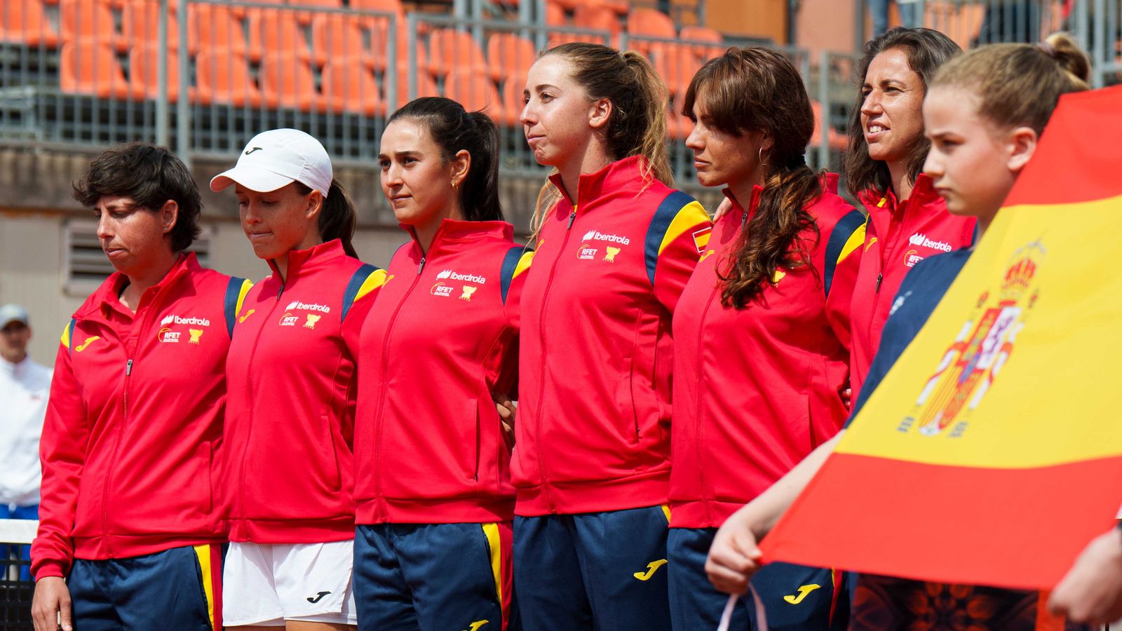 L'equip espanyol, format d'esquerra a dreta per Carla Suárez, Kaitlin Quevedo, Leyre Romero, Maristany Guiomar, Aliona Bolsova i Sara Sorribes