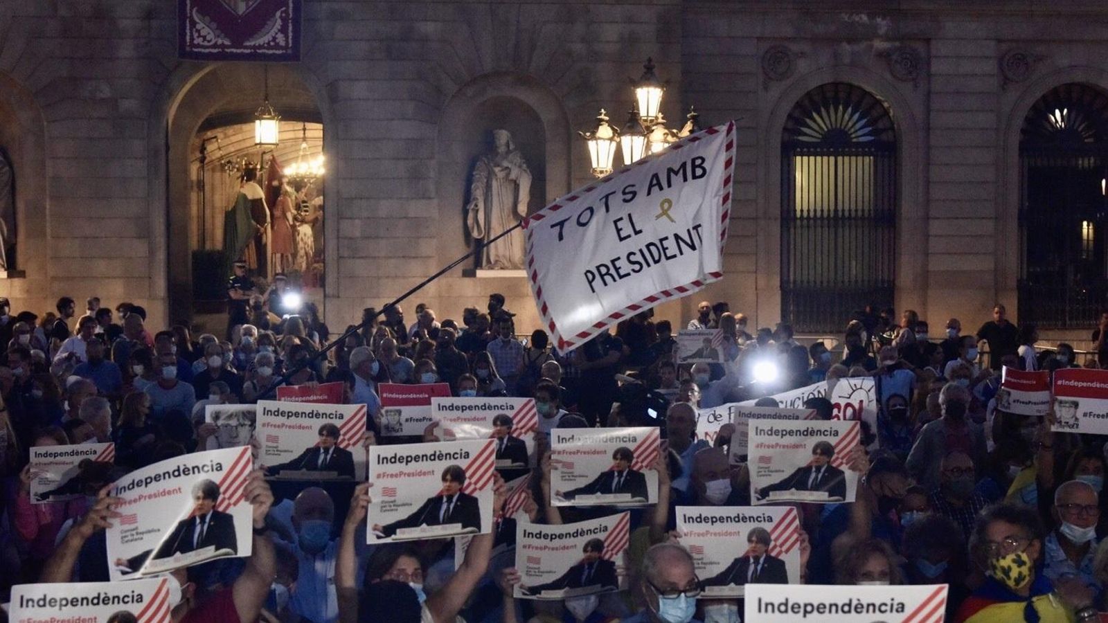 Manifestació a la Plaça Sant Jaume I