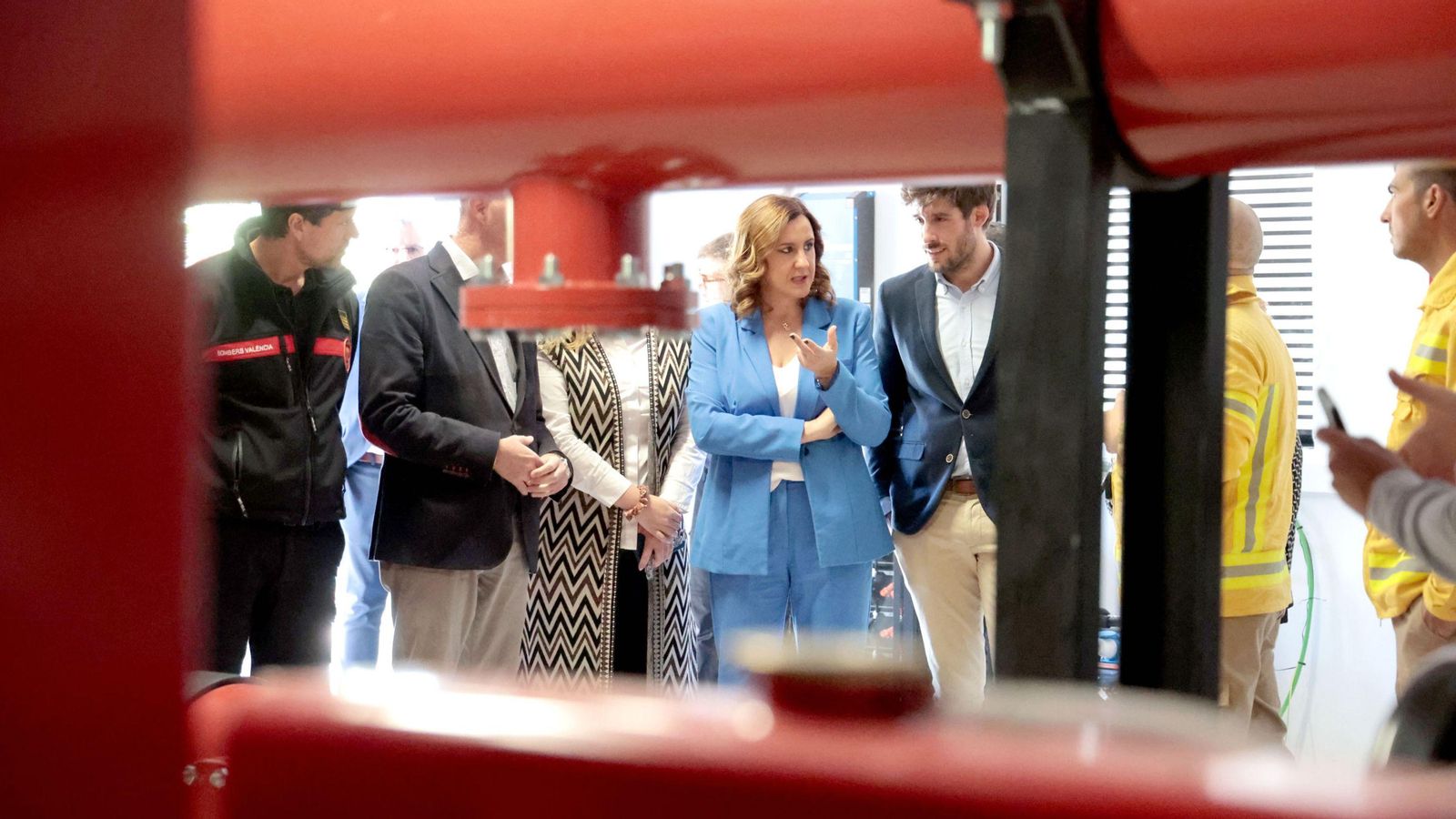 L'alcaldessa de València, amb diversos companys de corporació, visita la instal·lació antiincendis de l'Albufera