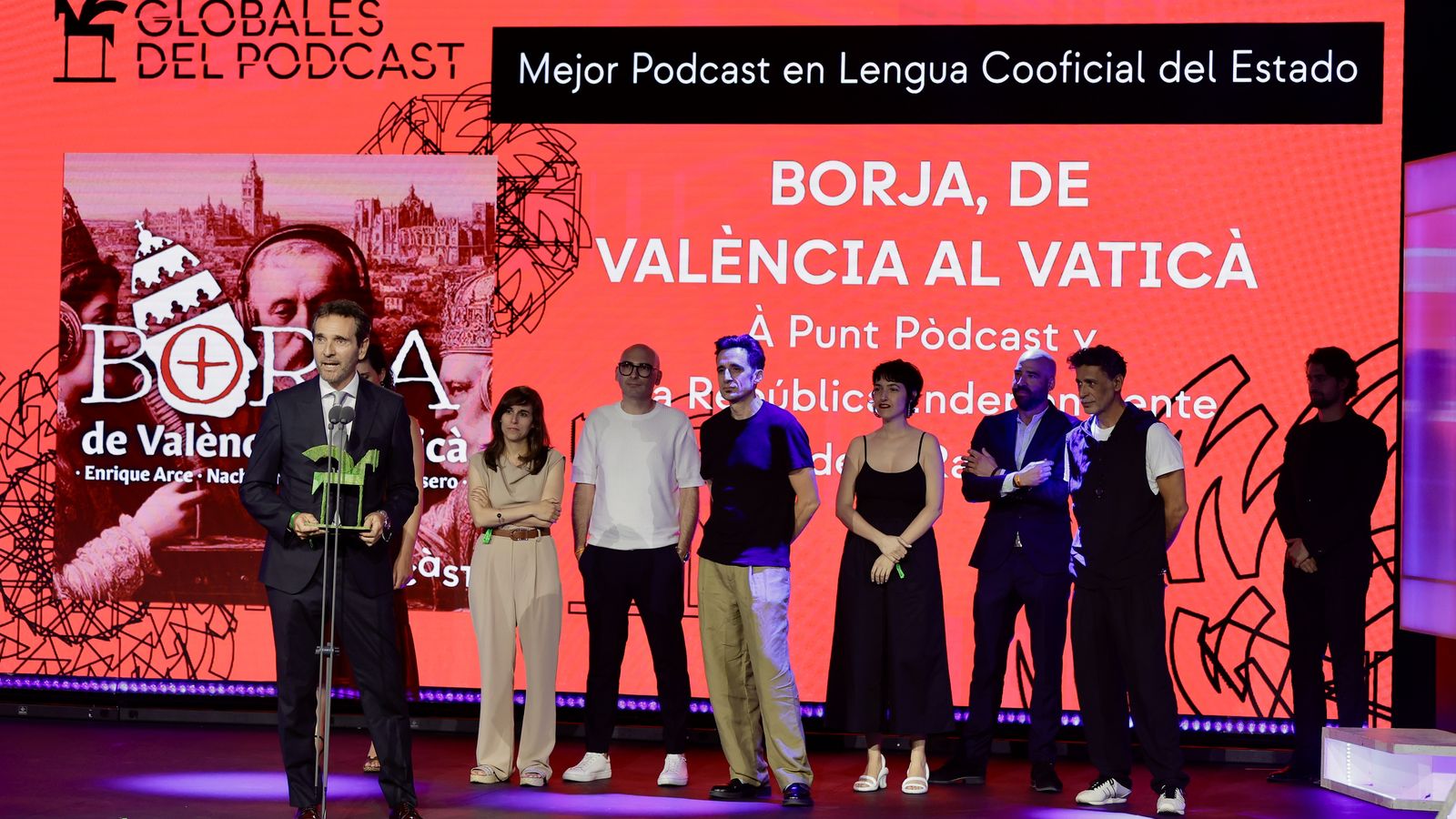 Vicente Ordaz   À Punt i l'equip de la República Independiente de la radio reben Ondas Borja, de València al Vaticà