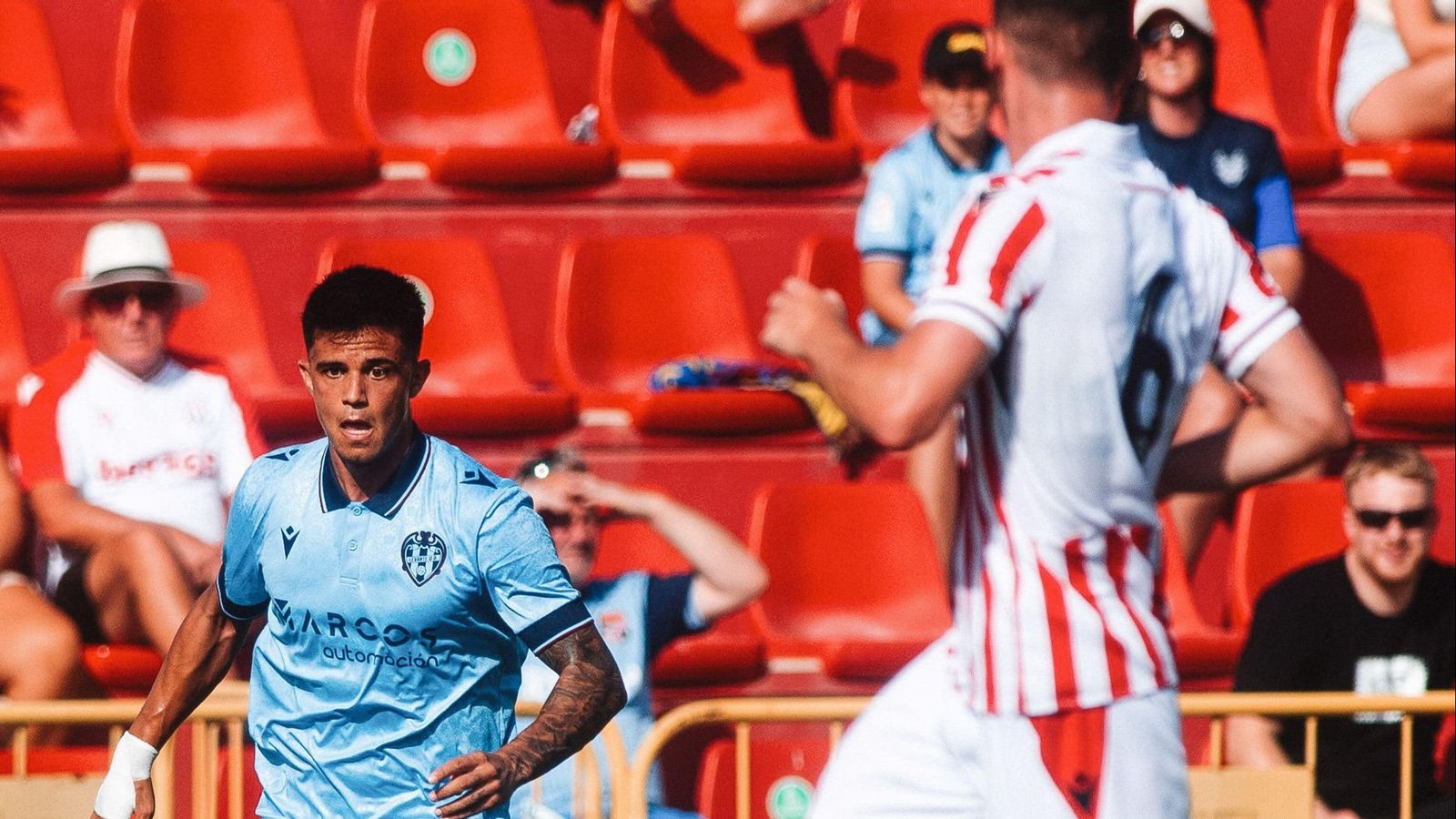 Brugué, en una acció del partit