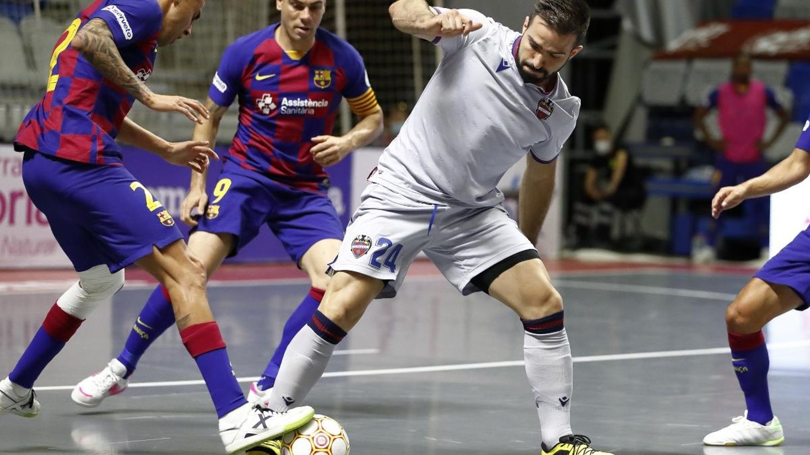 El Llevant remunta al Barça Lassa i passa a semifinals