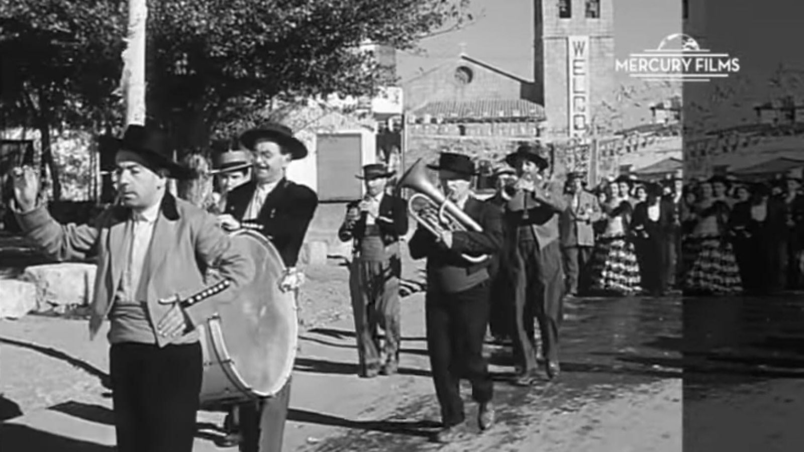 La banda de Villar del Río interpreta el número musical més conegut de la història del cinema espanyol