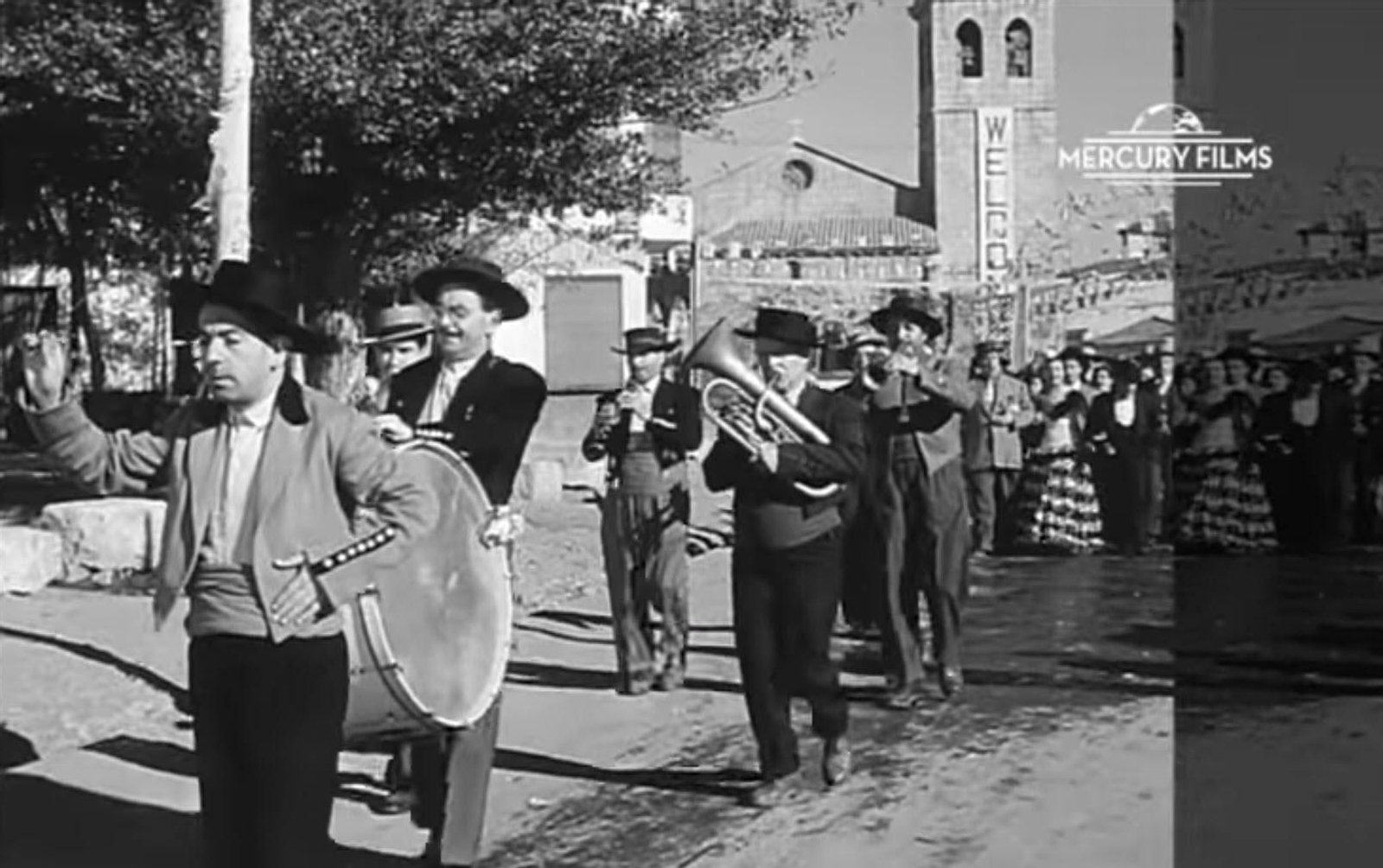 La banda de Villar del Río interpreta el número musical més conegut de la història del cinema espanyol