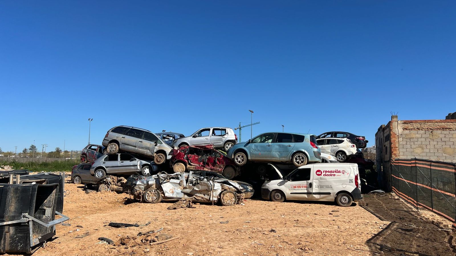 Albal encara ha de retirar vora 800 cotxes sinistrats en la dana cinc mesos després