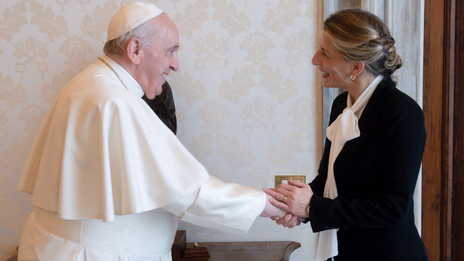 Imatge de la trobada entre el papa Francesc i la vicepresidenta segona del govern espanyol, Yolanda Díaz Imatge de la trobada entre el papa Francesc i la vicepresidenta segona del govern espanyol, Yolanda Díaz