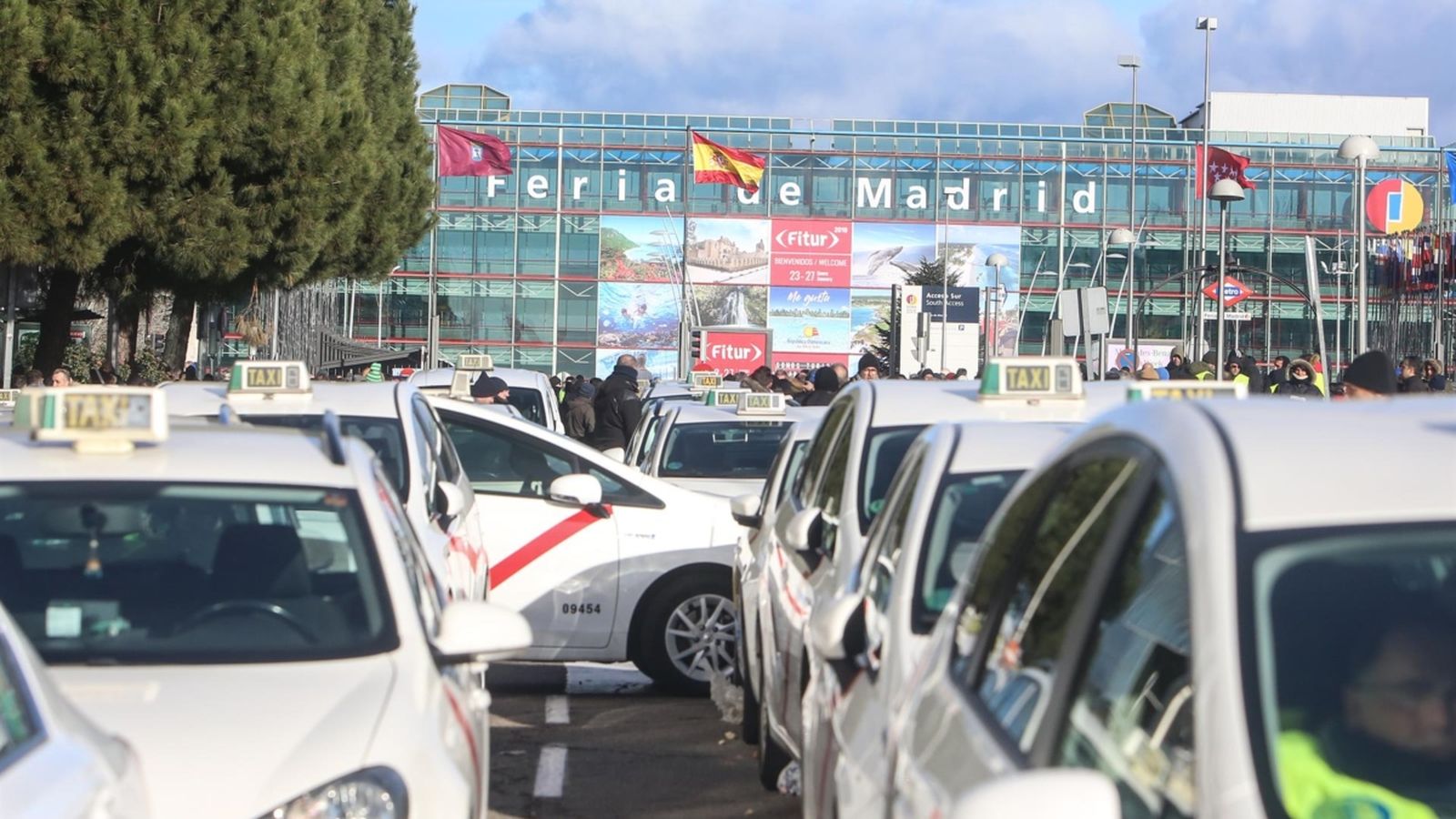 Els taxistes de Madrid decideixen si continuen de vaga
