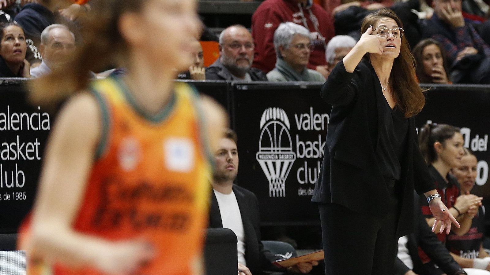 La valenciana Anna Montañana ha tornat a la Fonteta com a entrenadora de l'equip rival