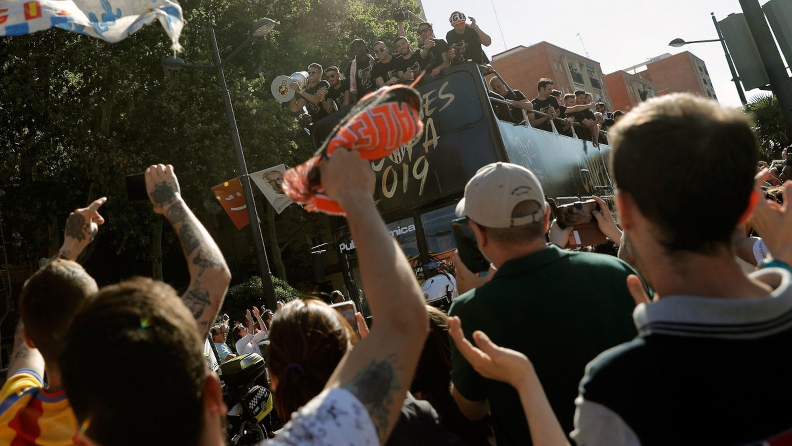 El València celebra la Copa amb una rua