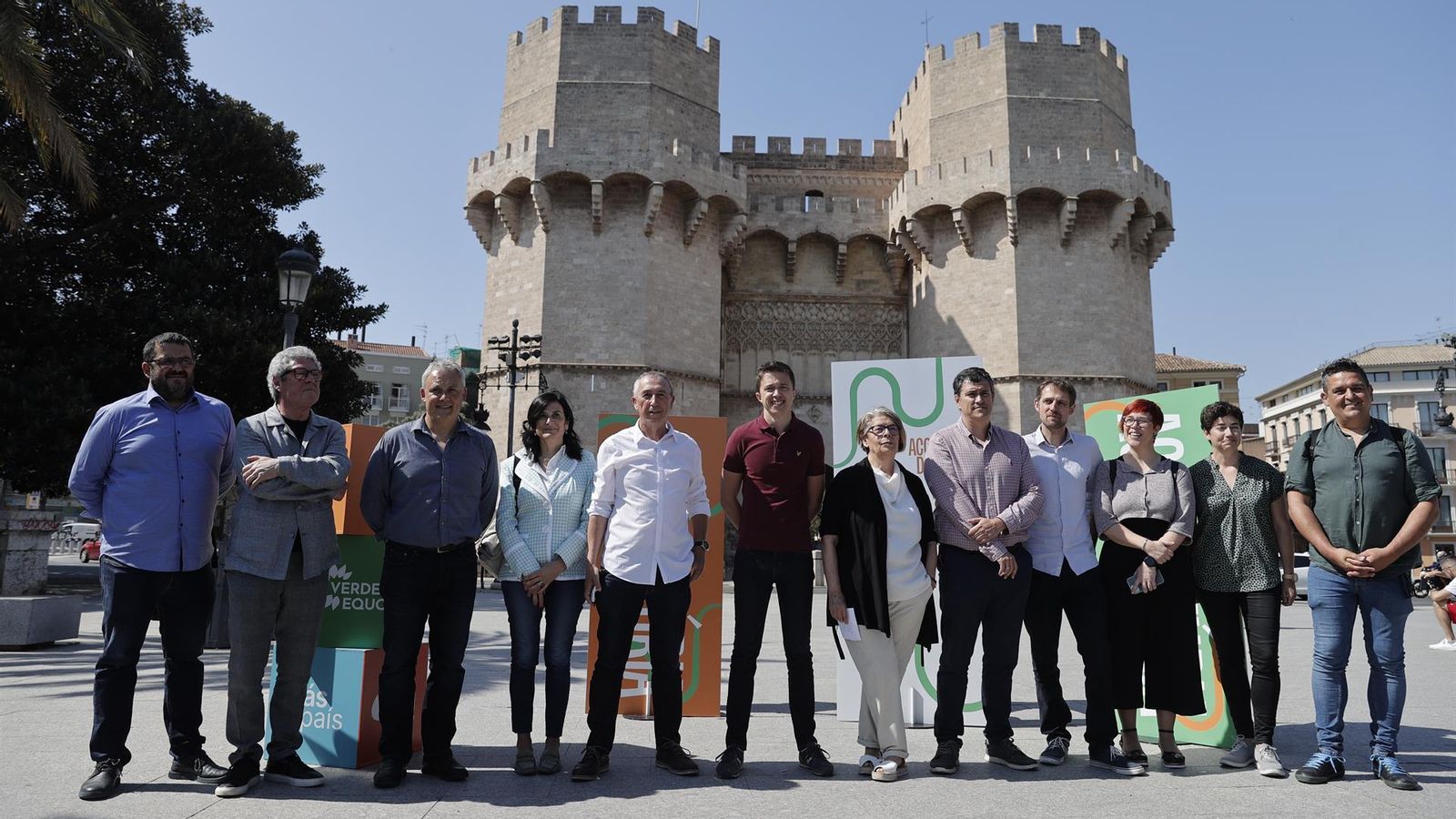 Representants dels cinc partits constituents de l'Acord del Túria, aquest dilluns en l'acte de presentació a València