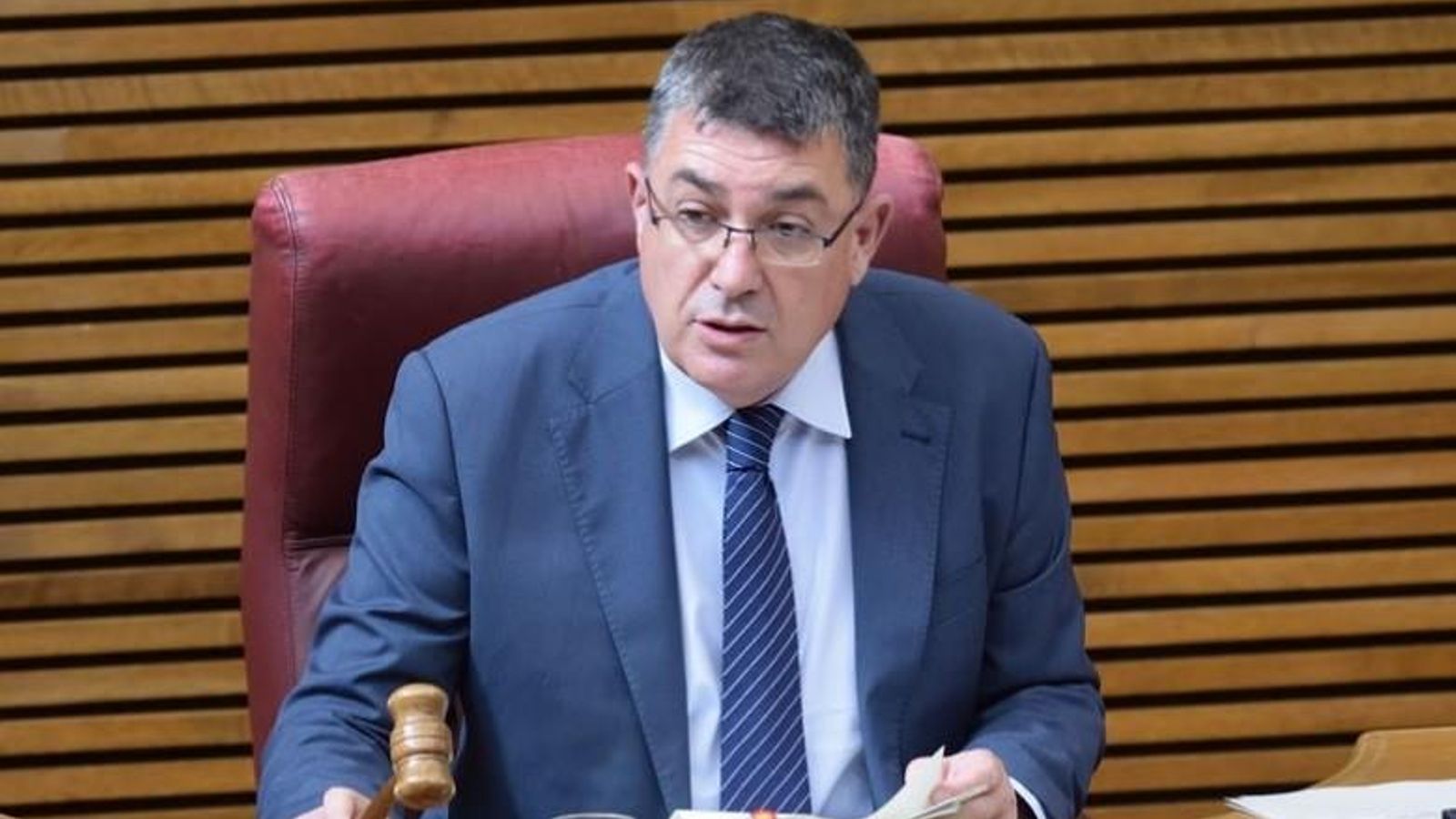 El president de les Corts ha anunciat en Twitter que vol formar part de la llista autonòmica de Compromís