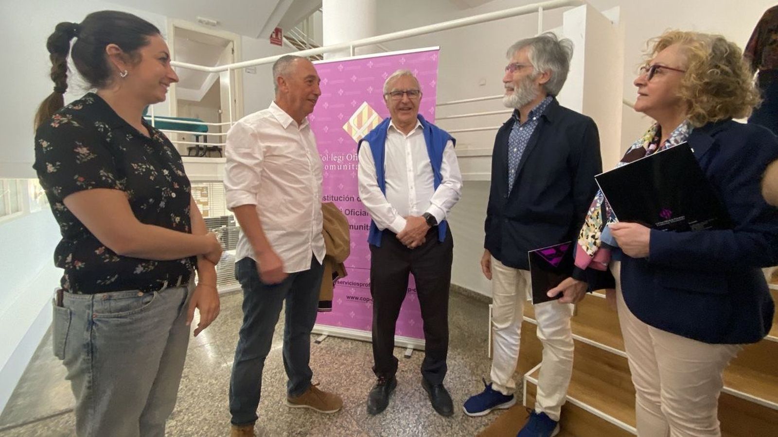 Baldoví i Ribó, al centre, amb els representants del Col·legi de Psicologia de la Comunitat Valenciana en la reunió d'aquest dimecre