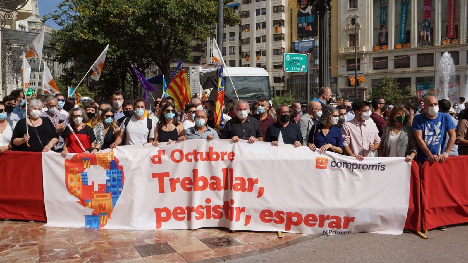 Compromís a la processó cívica del Nou d'Octubre