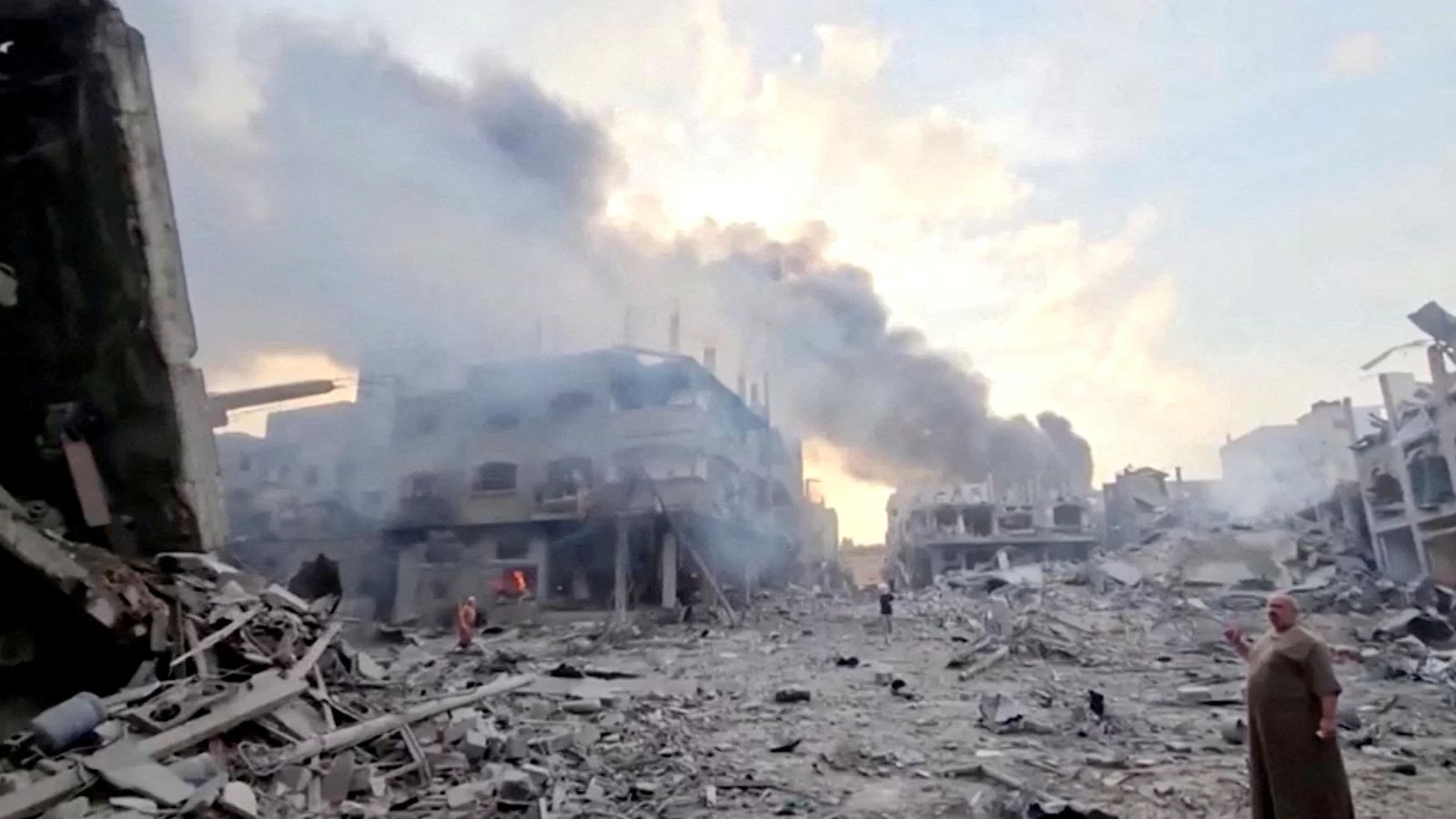 Efectes d'un bombardeig recent sobre Jabalia