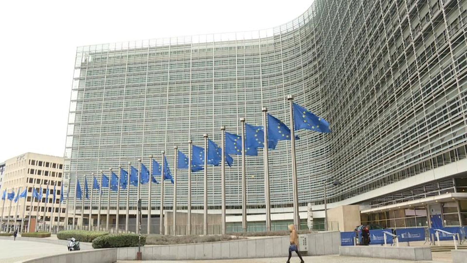 Brussel·les multa amb més de mil milions d\'euros cinc bancs per càrtel en el mercat de divises