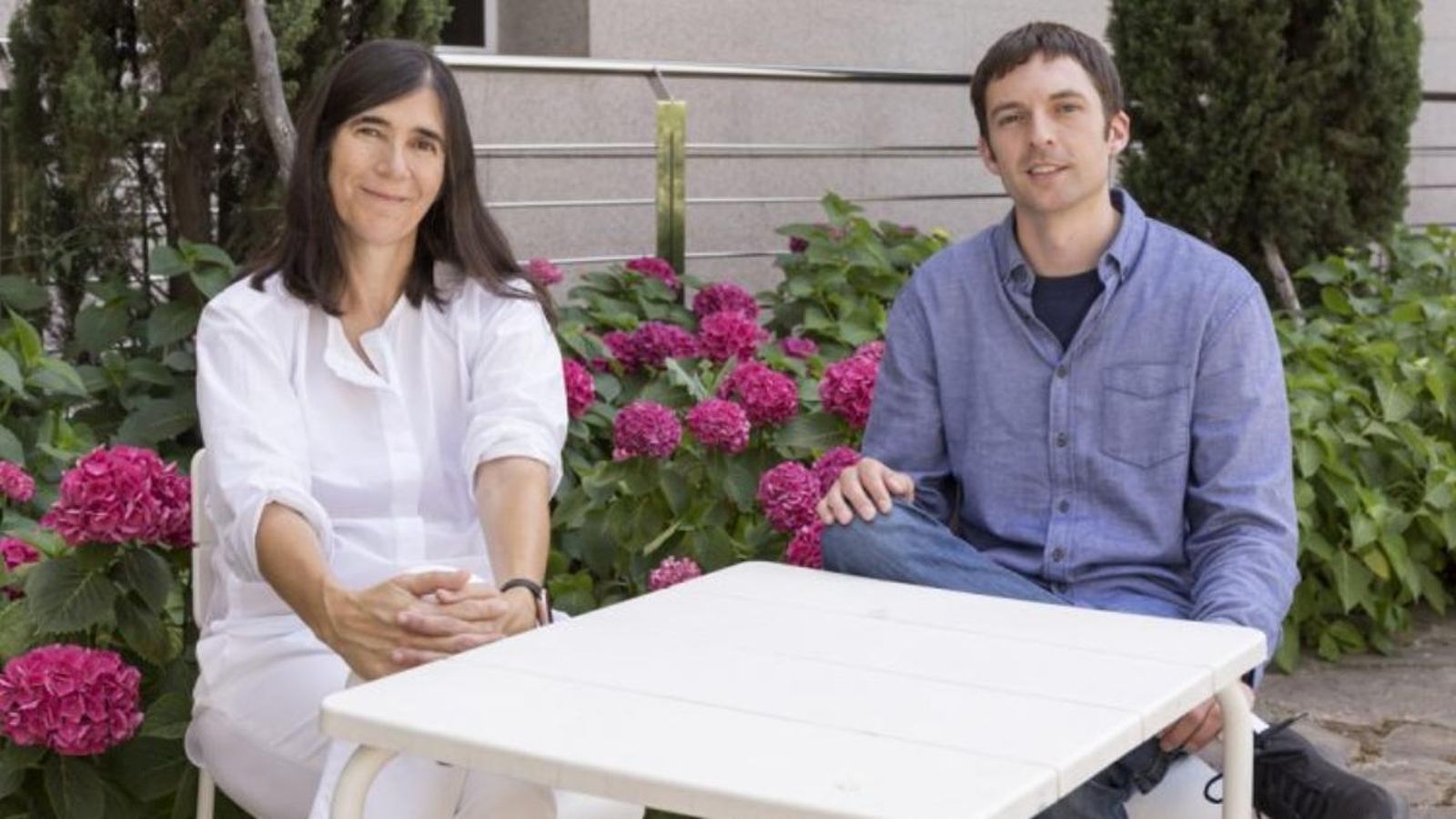 Maria Blasco, cap del Grup de Telòmers i Telomerasa del CNIO i directora de l'estudi, i Kurt Whittemore, primer signant