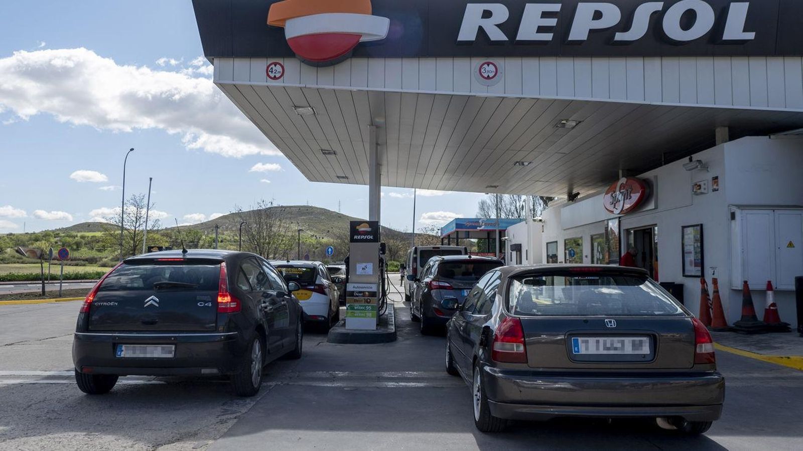 Gasolinera en una imatge d'arxiu