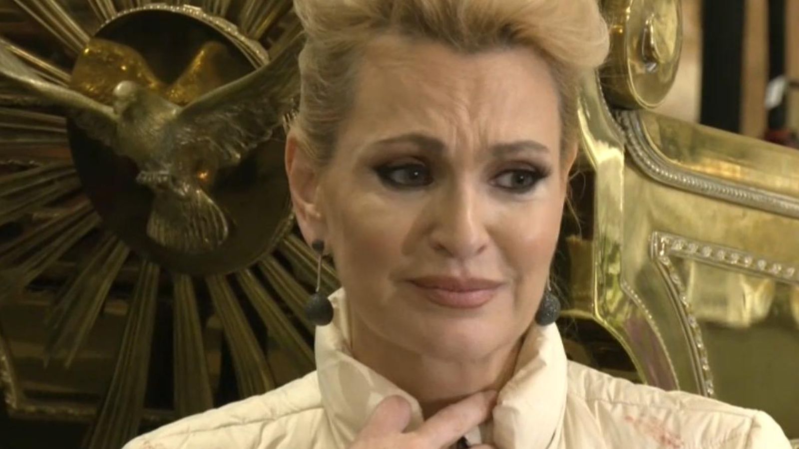 Ainhoa Arteta visita la Basílica de la Mare de Déu dels Desemparats