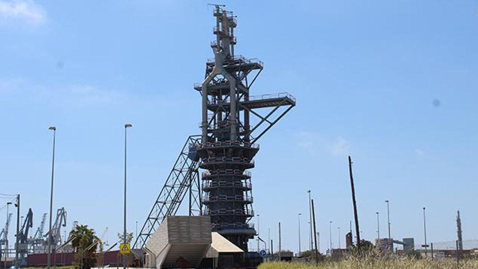 El nou forn, es va encendre per primera vegada en 1965 i es va apagar definitivament en 1984