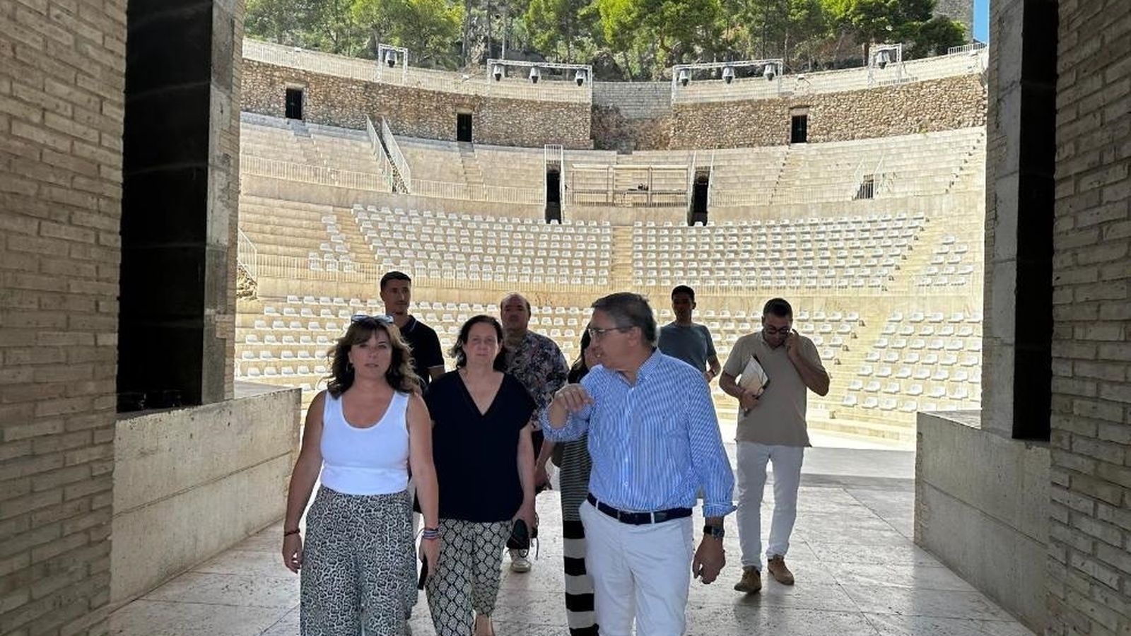 Rovira visita les obres del Teatre Romà de Sagunt