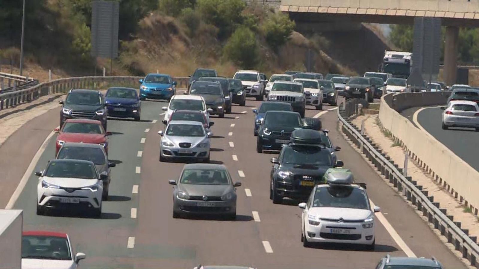 Cotxes a la carretera