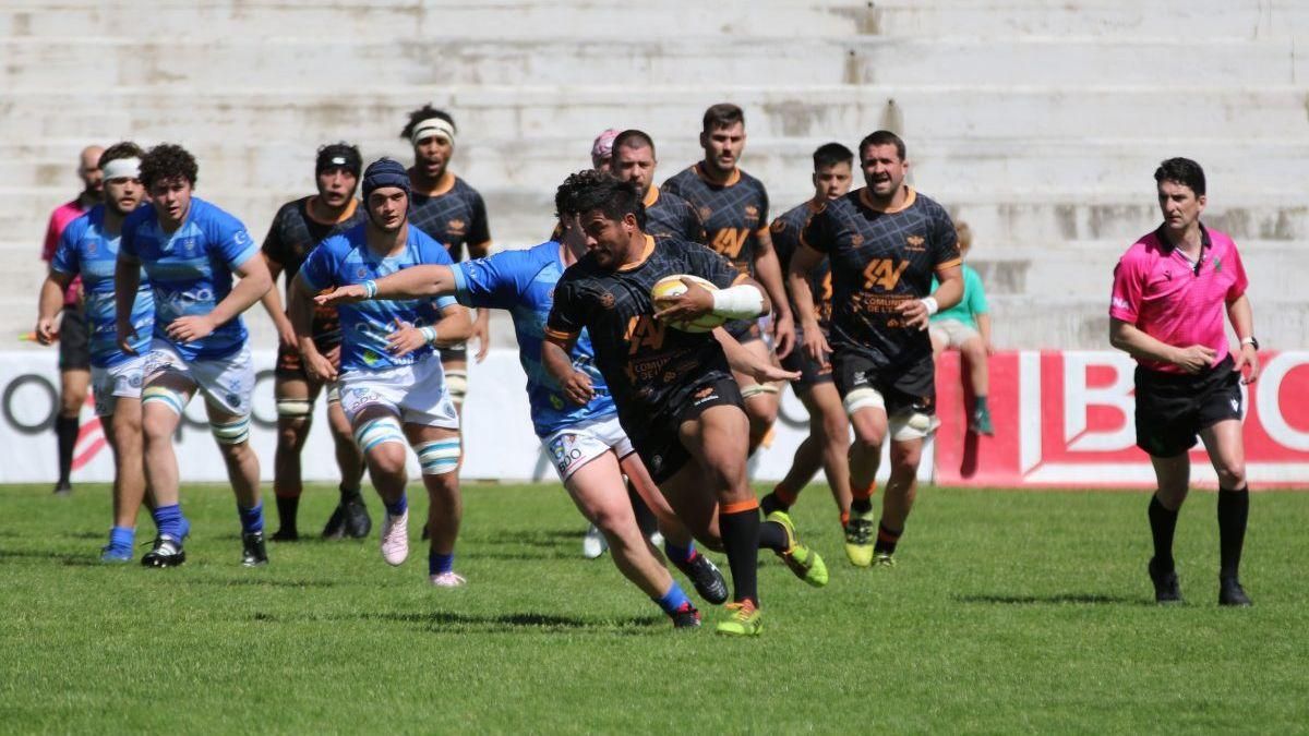 Un jugador de Les Abelles, en una acció d'atac