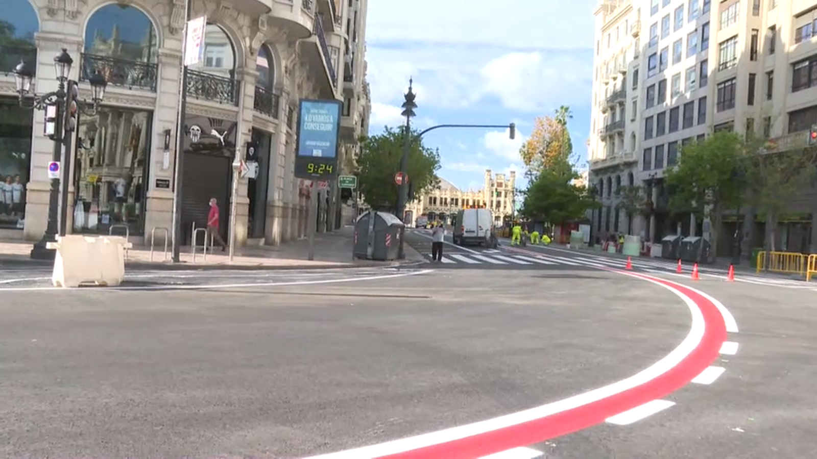 La plaça de l'Ajuntament de València es converteix en espai per als vianants