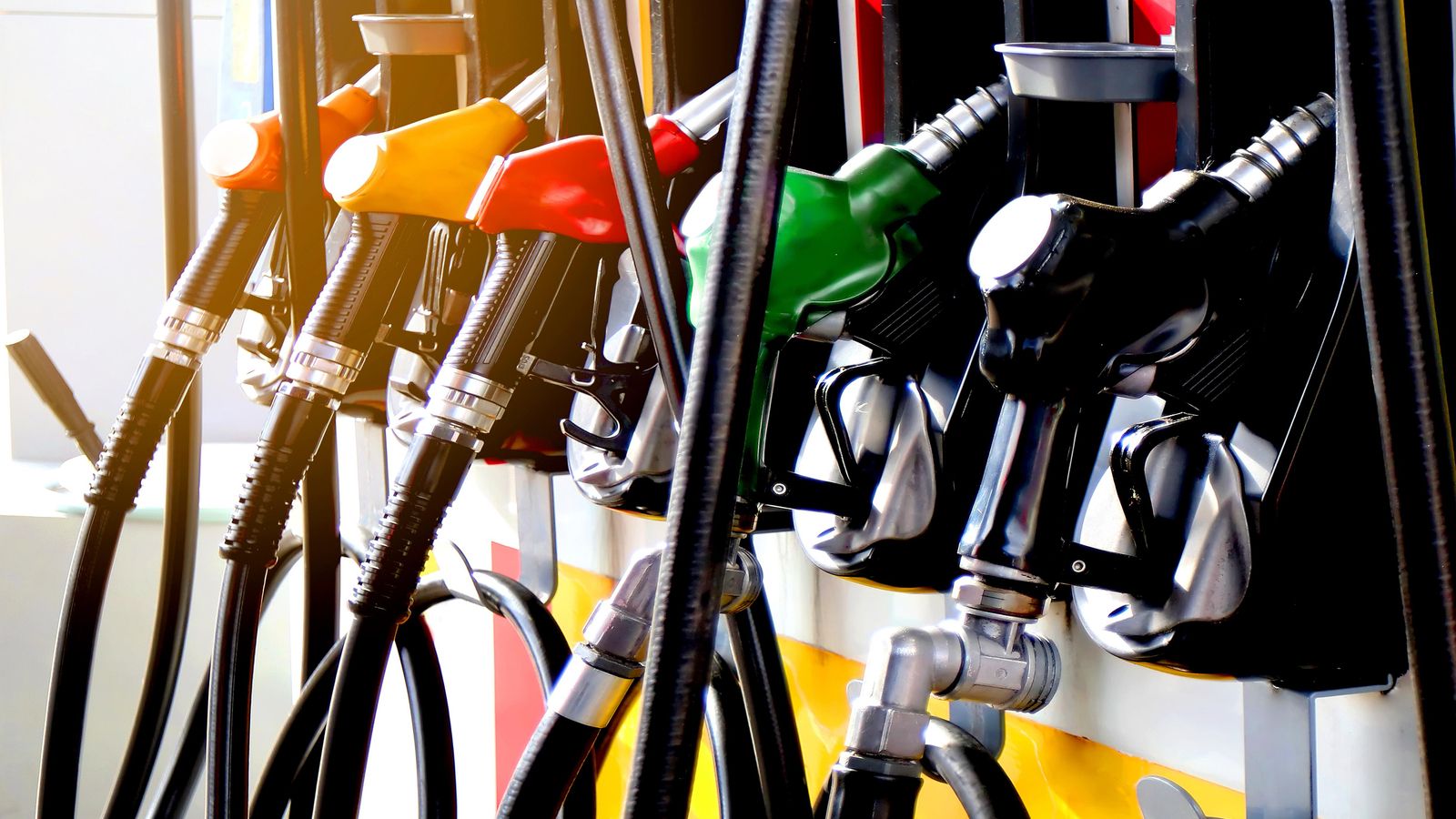 El preu mitjà del litre de gasolina s'ha situat aquesta setmana en els 2,141 euros