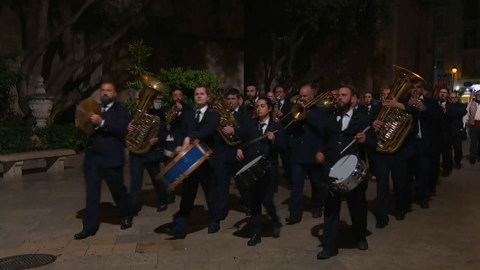 Ofrena Falles 23:00 - 00:00