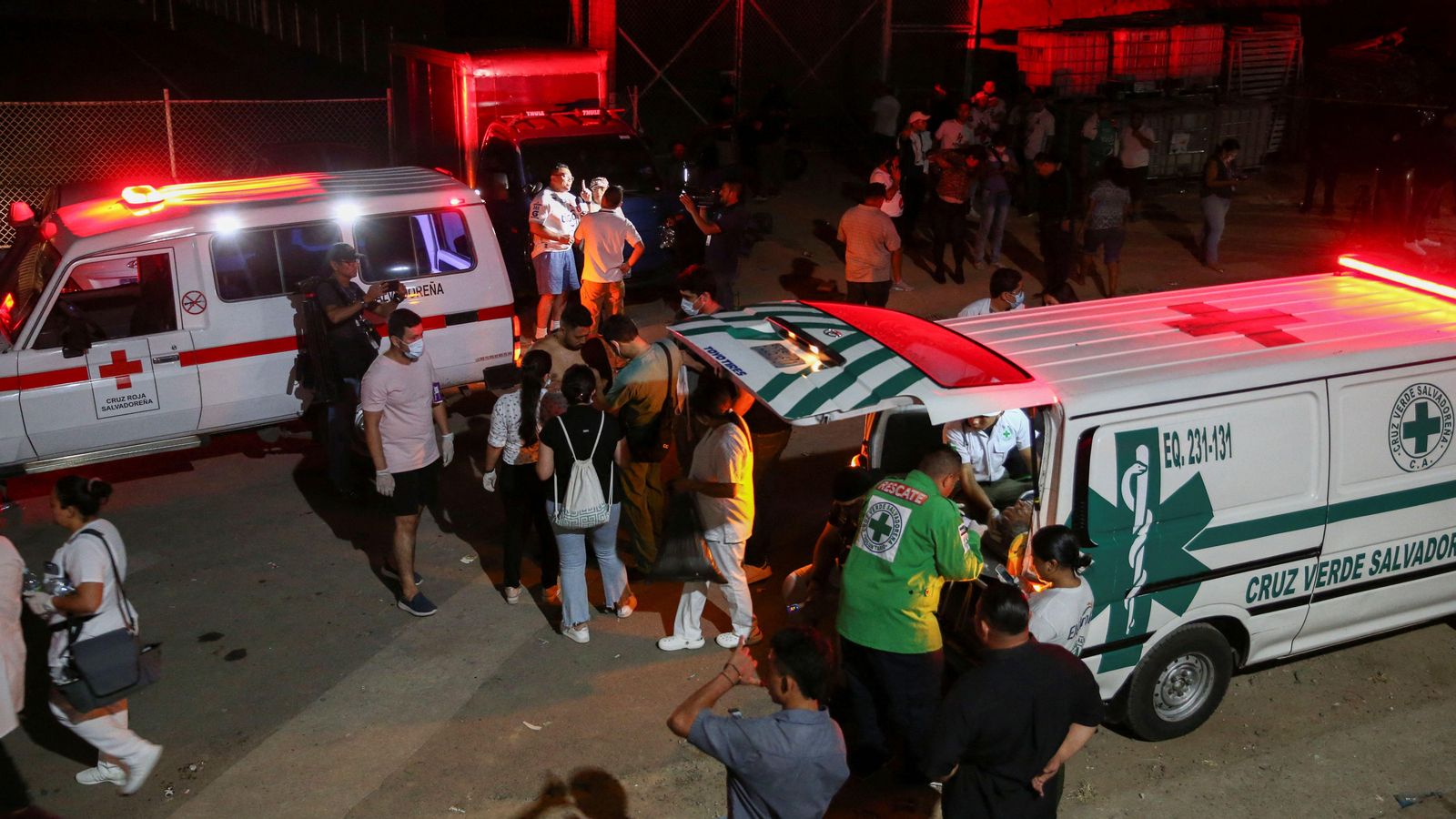 Atenció als ferits en els moments posteriors a l'estampida Atenció als ferits en els moments posteriors a l'allau